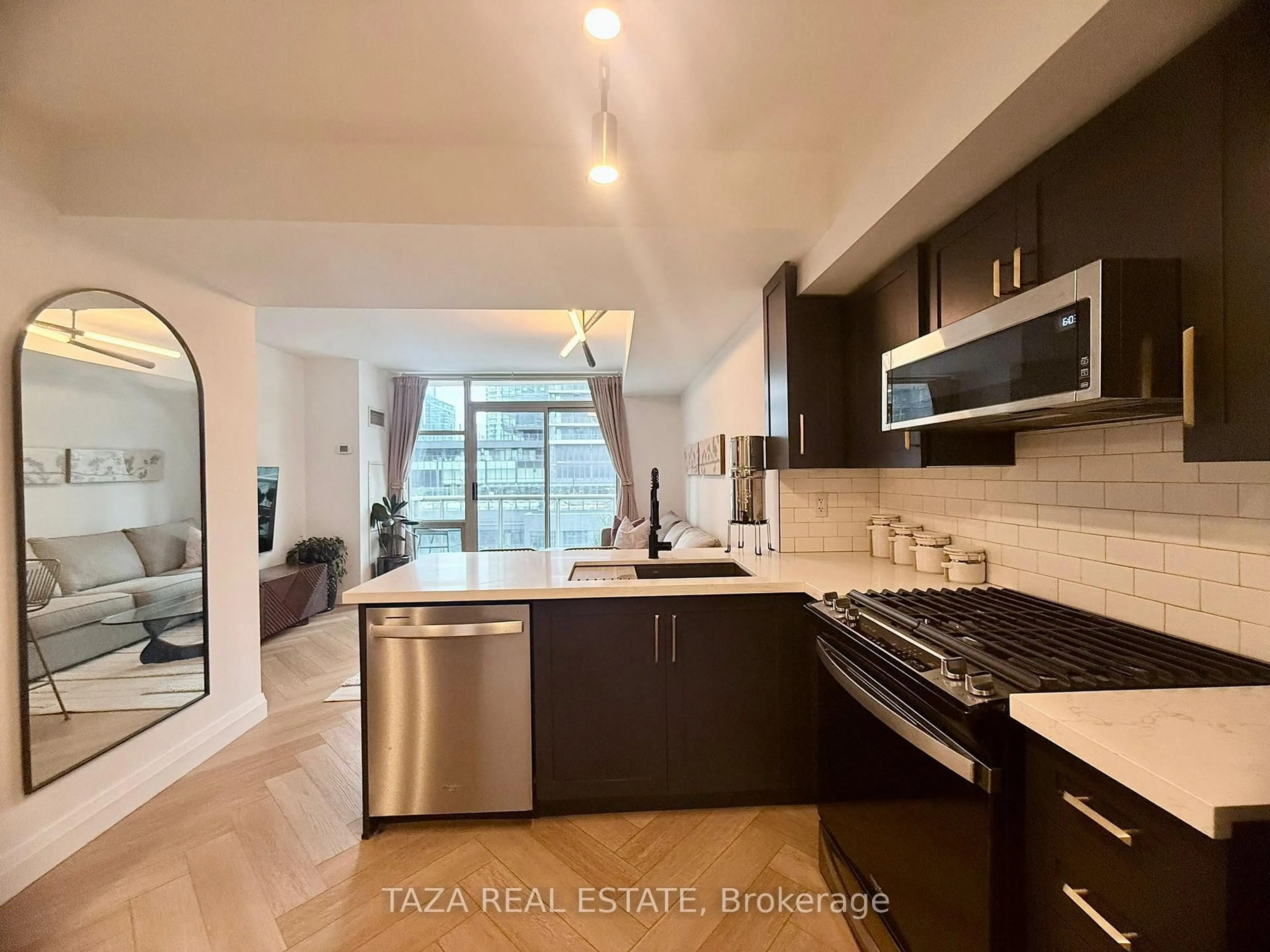 Open concept kitchen, ceramic/tile floor for 10 Navy Wharf Crt #1705, Toronto Ontario M5V 3V2