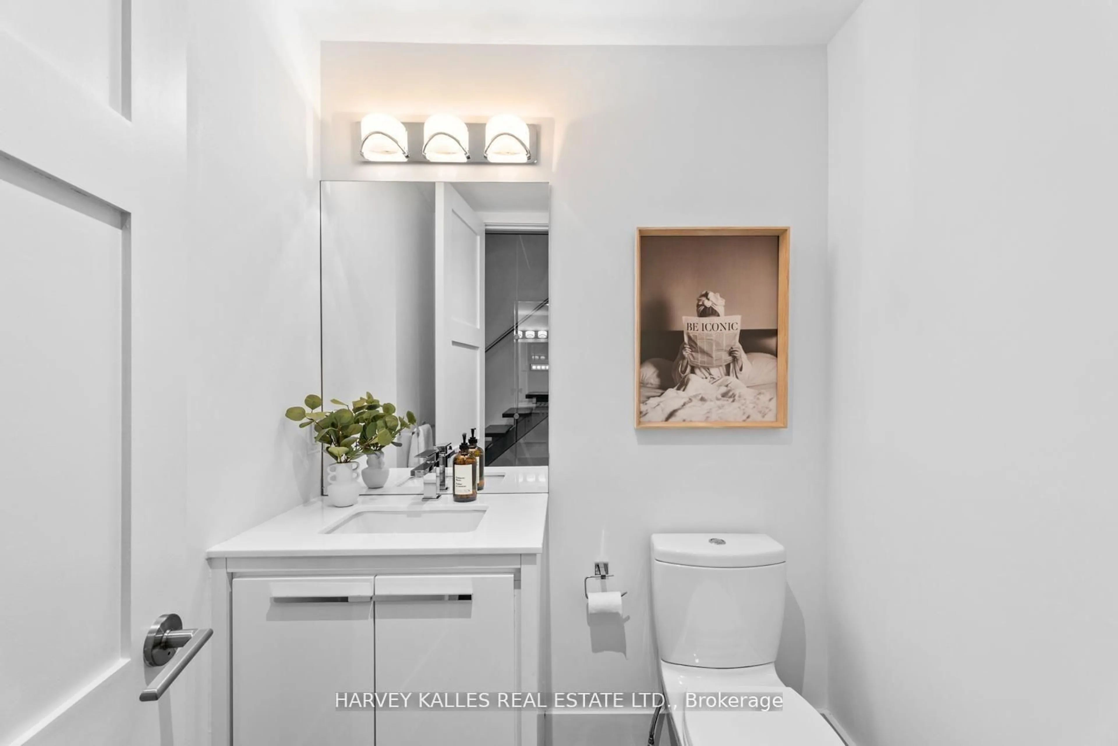 Standard bathroom, ceramic/tile floor for 5A Sylvan Ave, Toronto Ontario M6H 1G2