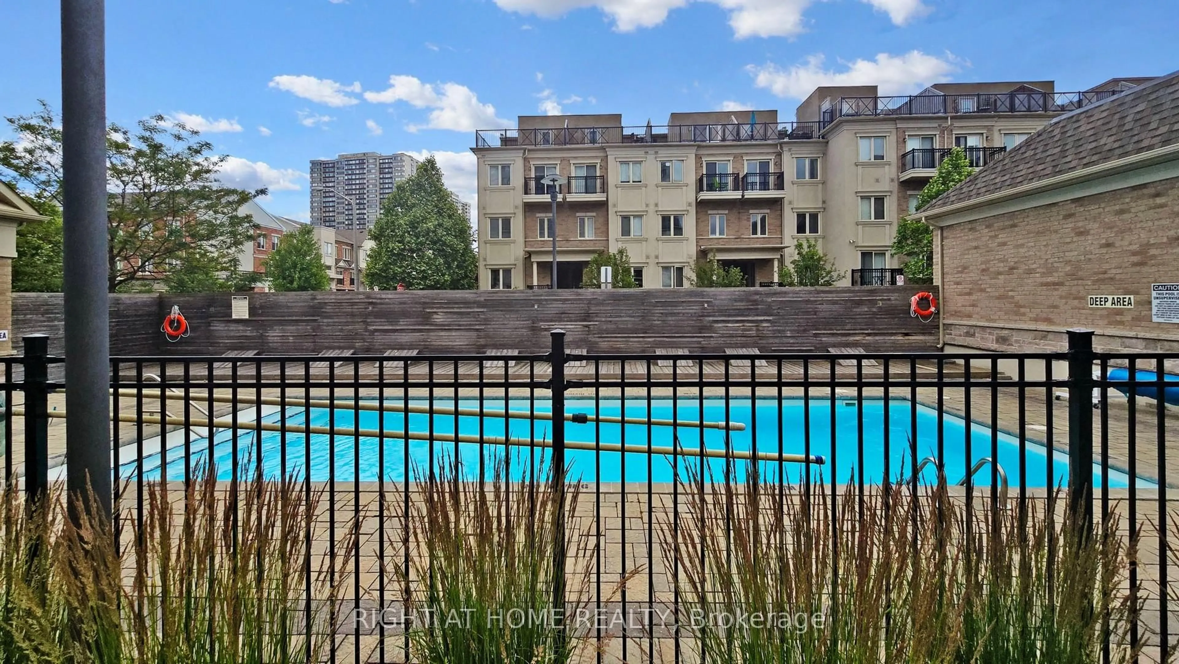 Pool for 19 Coneflower Cres #258, Toronto Ontario M2R 0A5