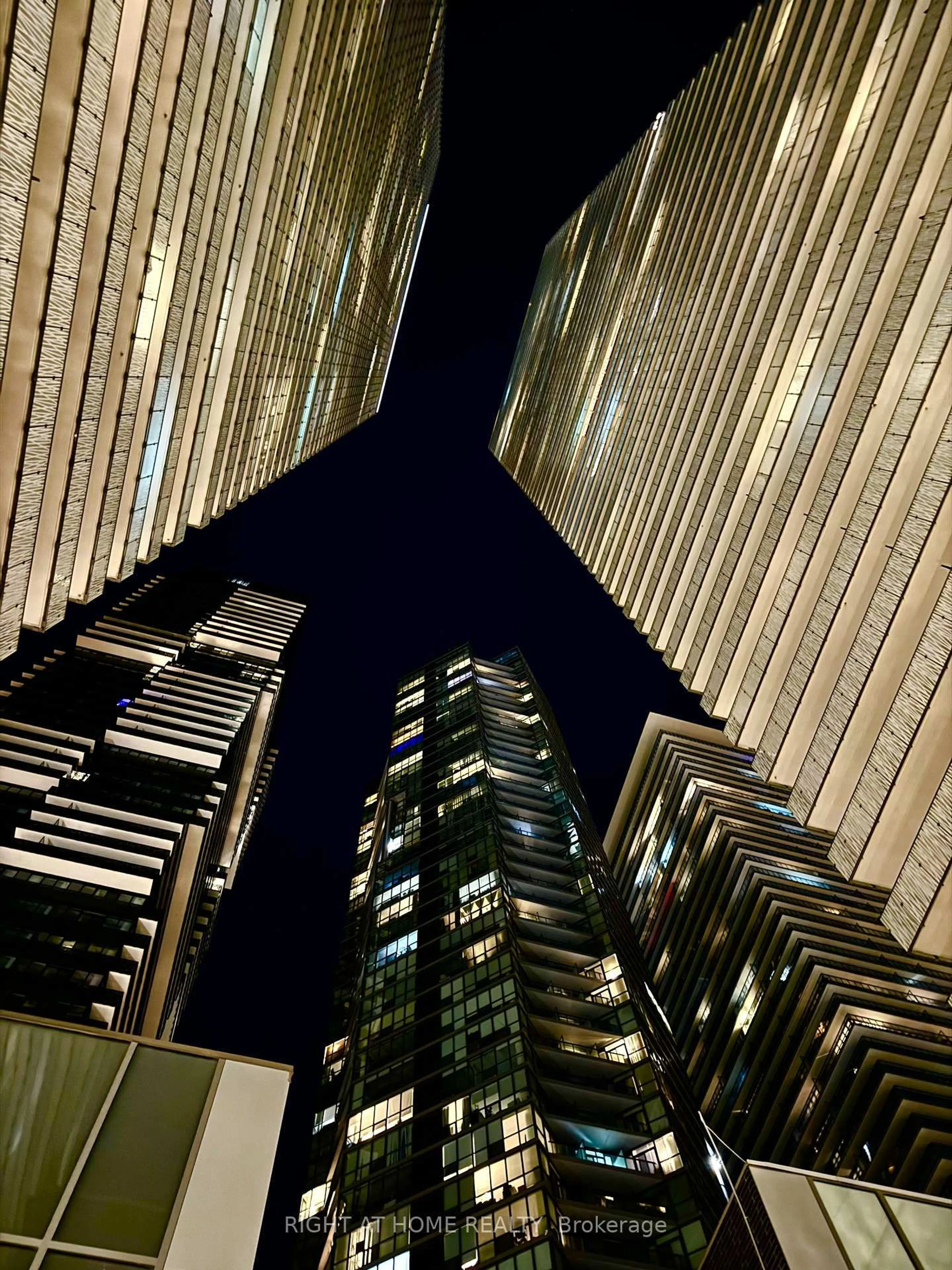 Unknown for 42 Charles St #2206, Toronto Ontario M4Y 1N3