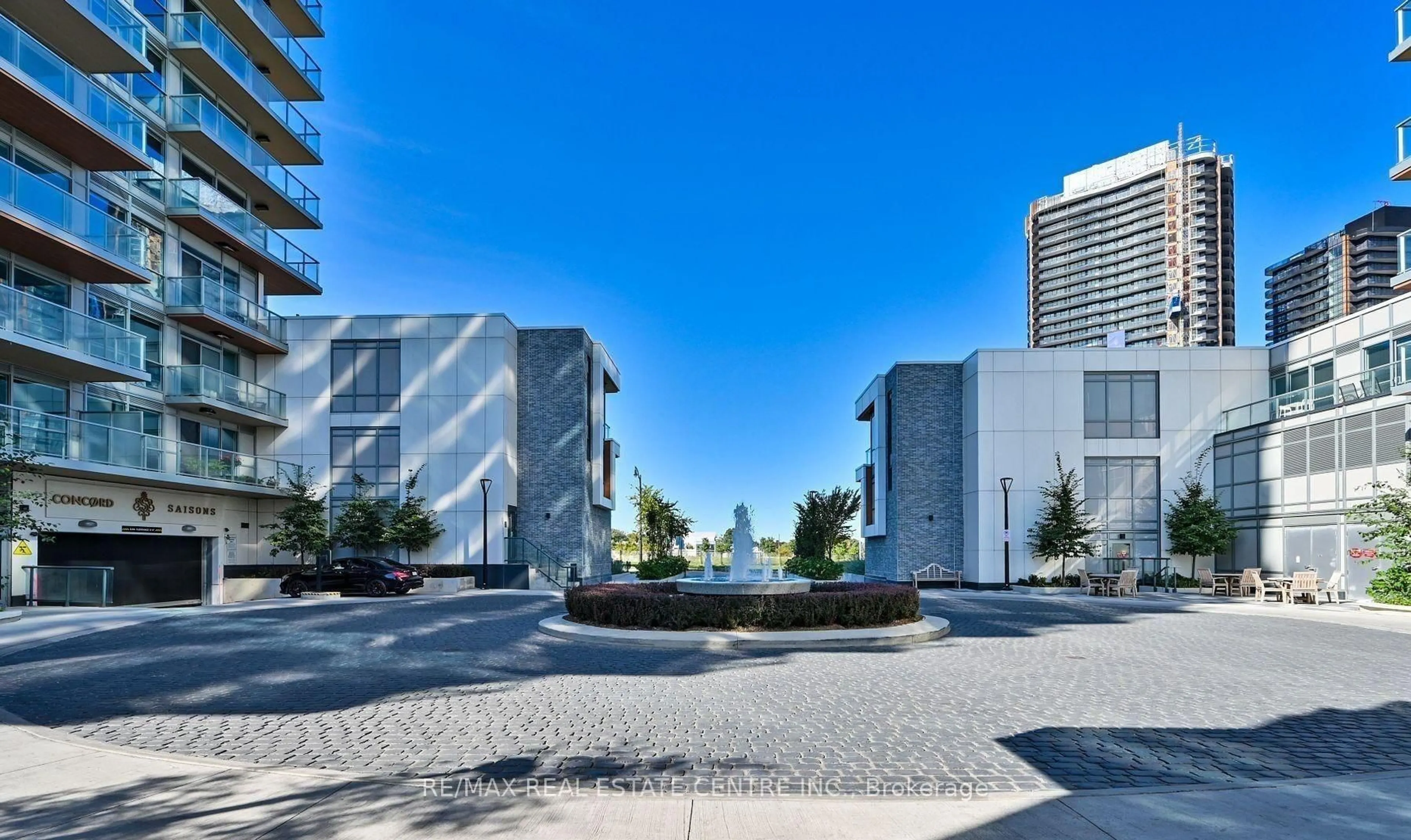 Patio, street for 25 Mcmahon Dr #310, Toronto Ontario M2K 0J1