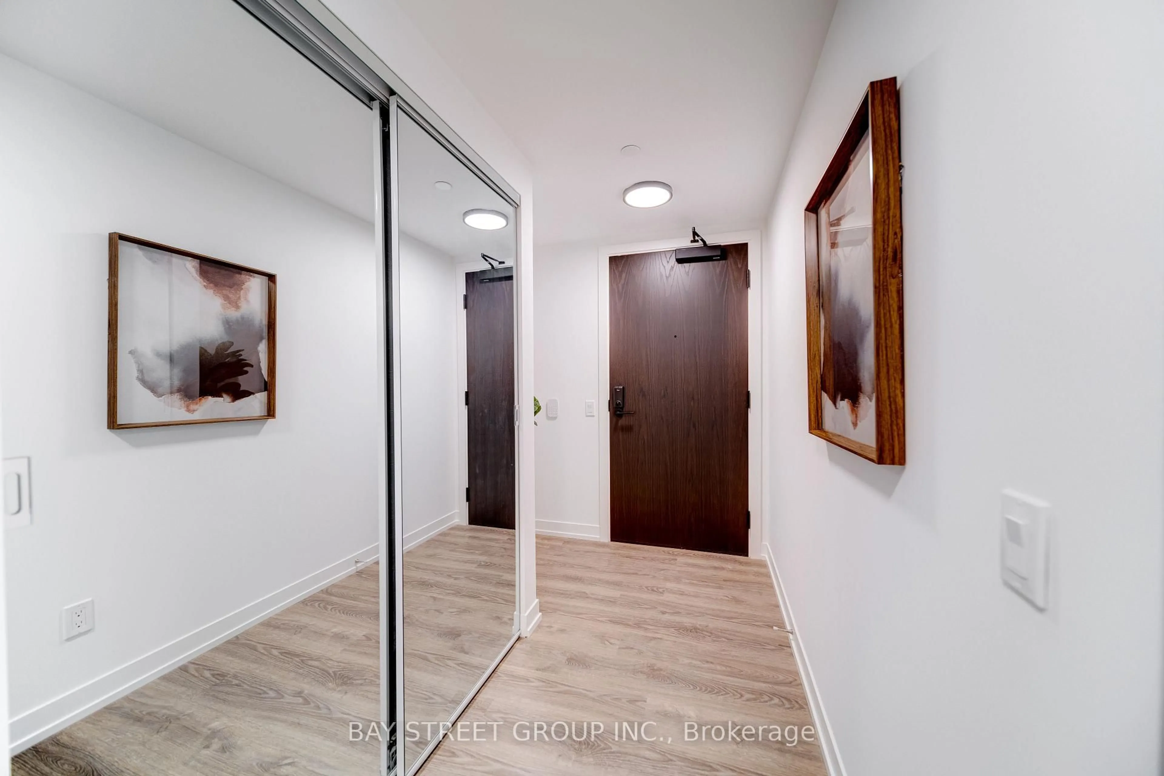 Indoor entryway for 771 Yonge St #1906, Toronto Ontario M4W 0B8
