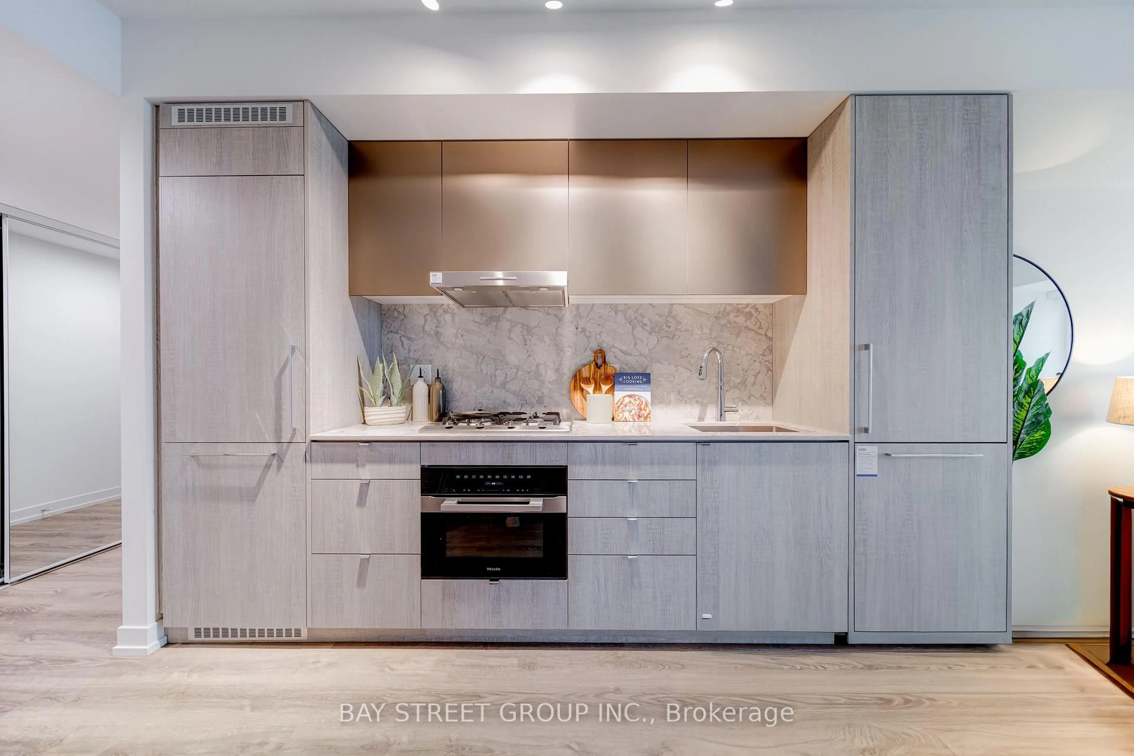 Contemporary kitchen, unknown for 771 Yonge St #1906, Toronto Ontario M4W 0B8