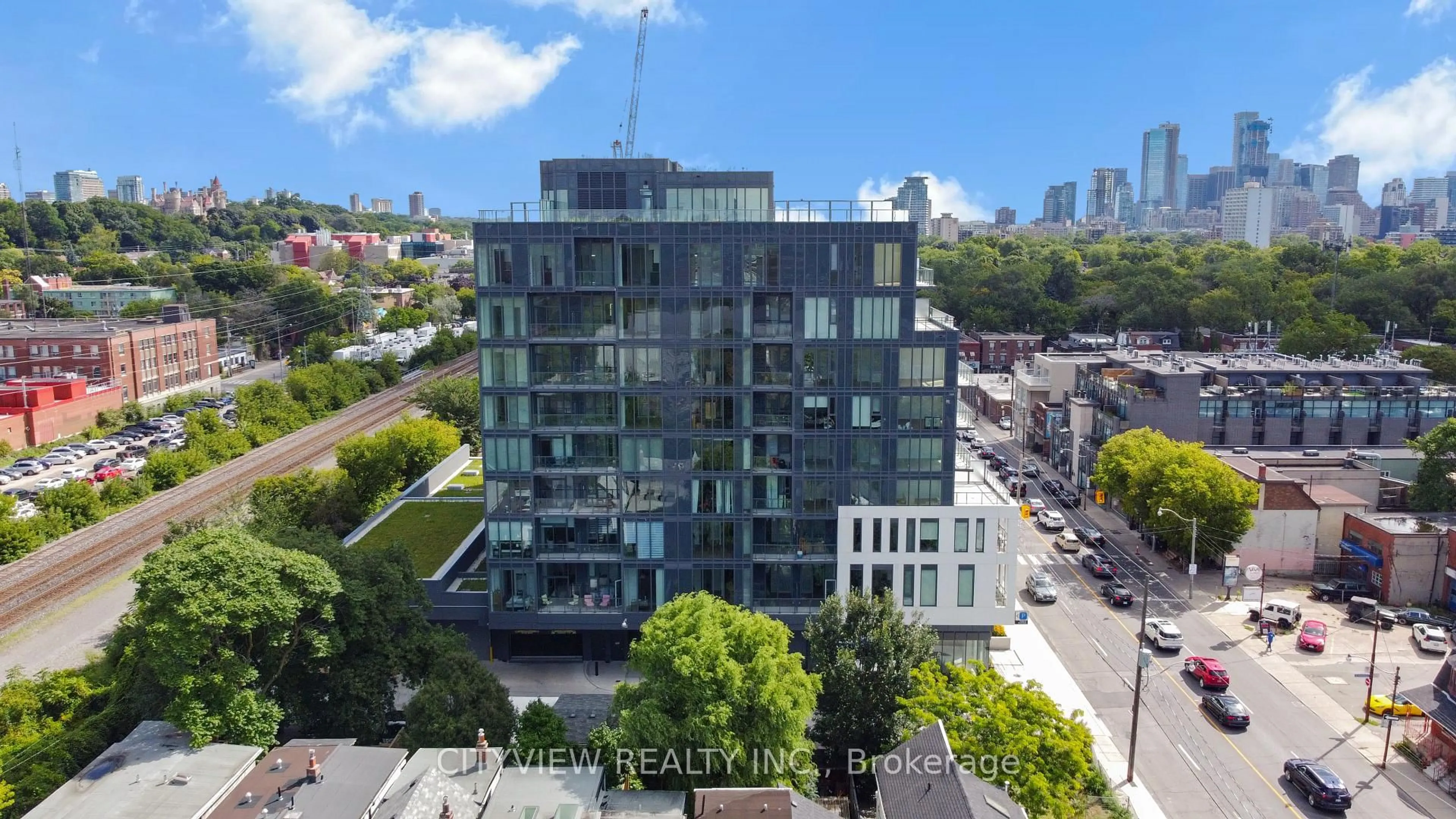 A pic from outside/outdoor area/front of a property/back of a property/a pic from drone, city buildings view from balcony for 500 Dupont St #PH5, Toronto Ontario M6G 1Y7