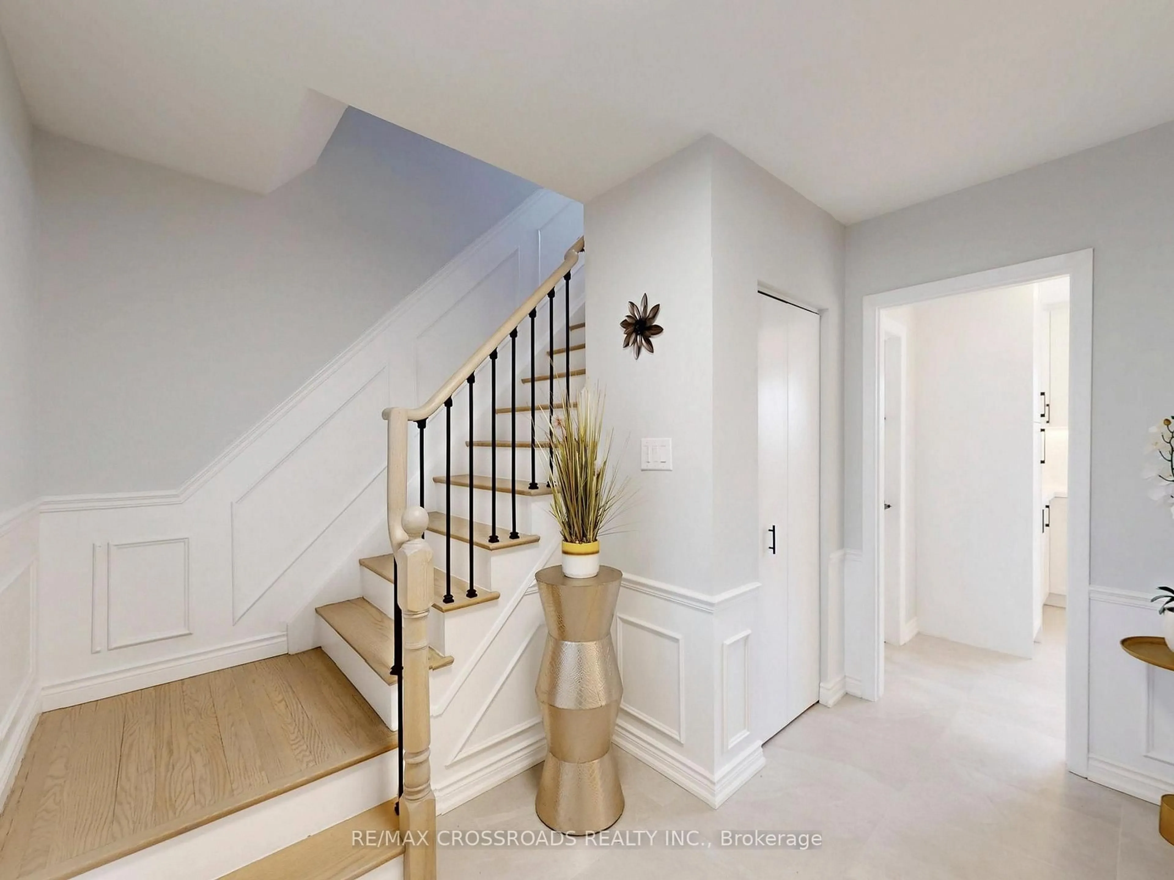Indoor entryway for 17 Ferbane Pl, Toronto Ontario M2J 1Y7