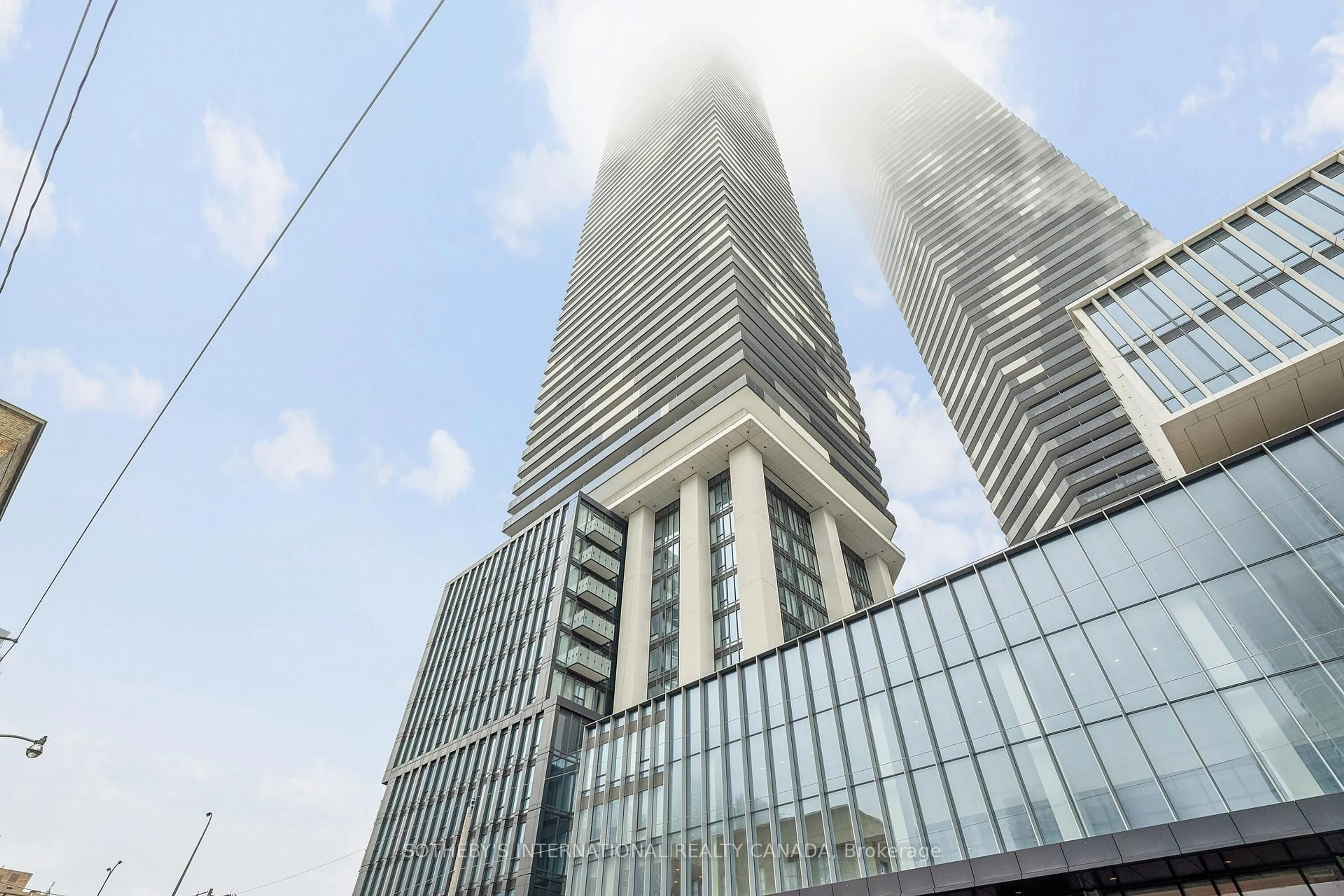 Blurry image for 55 Cooper St #5105, Toronto Ontario M5E 0G1