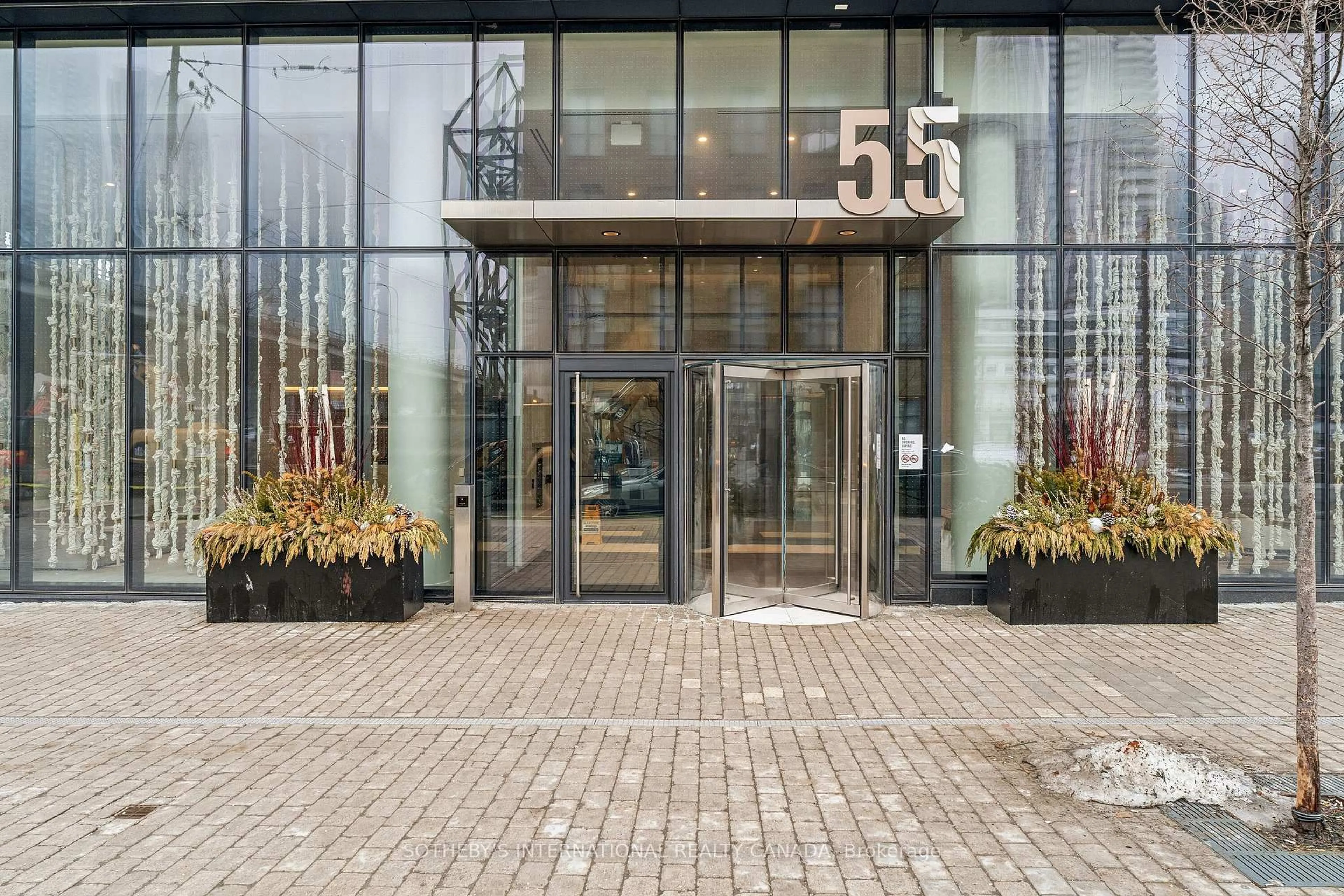 Indoor foyer for 55 Cooper St #5105, Toronto Ontario M5E 0G1