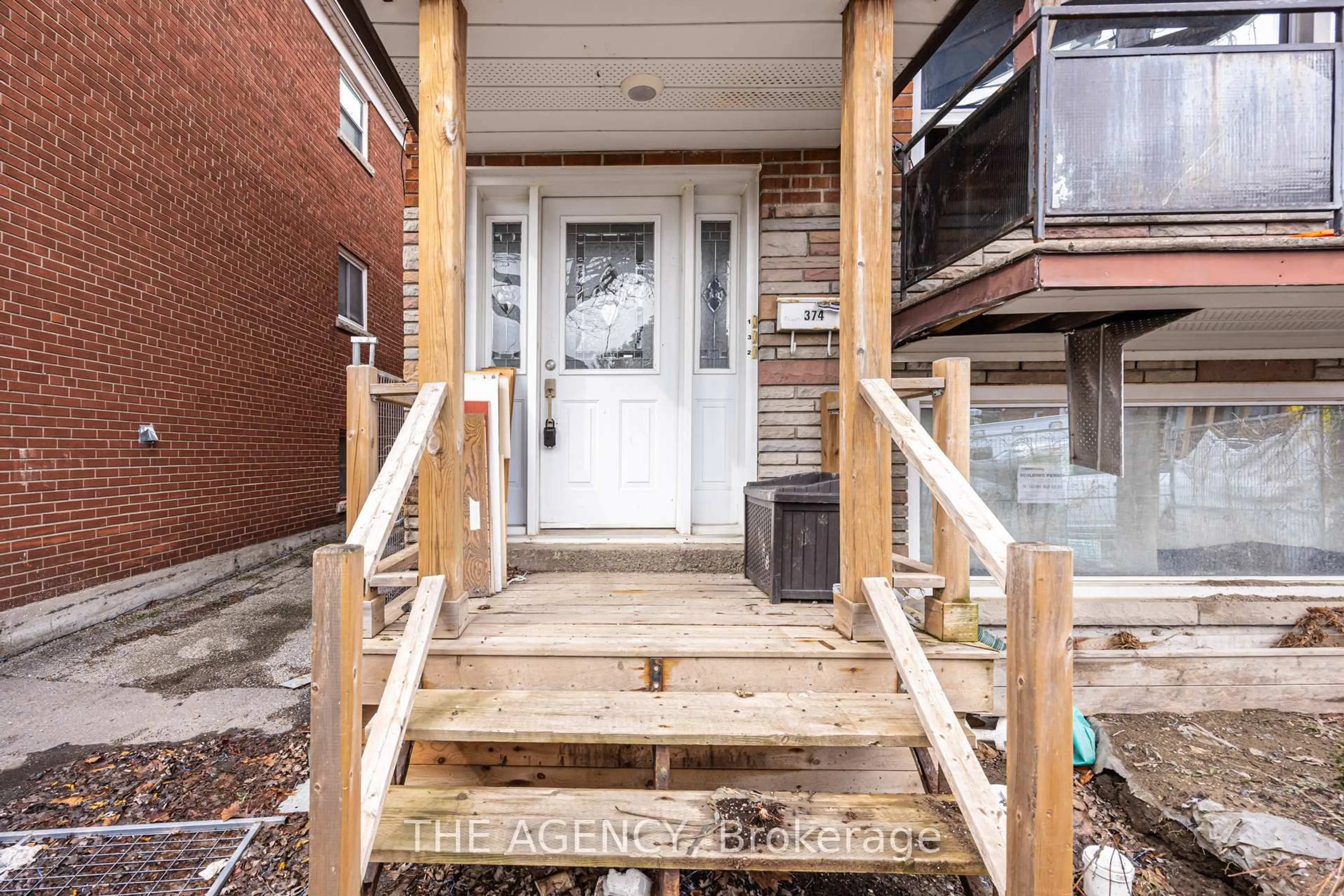 Indoor entryway for 374 Atlas Ave, Toronto Ontario M6C 3P9