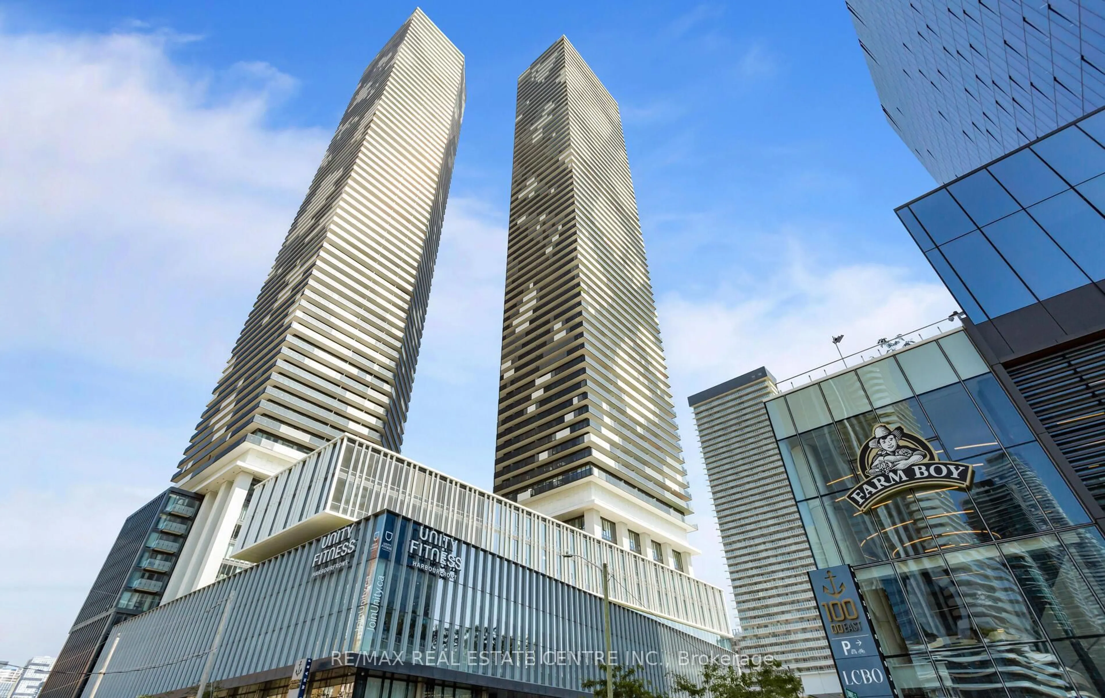 Indoor foyer for 138 Downes St #3110, Toronto Ontario M5E 0E4