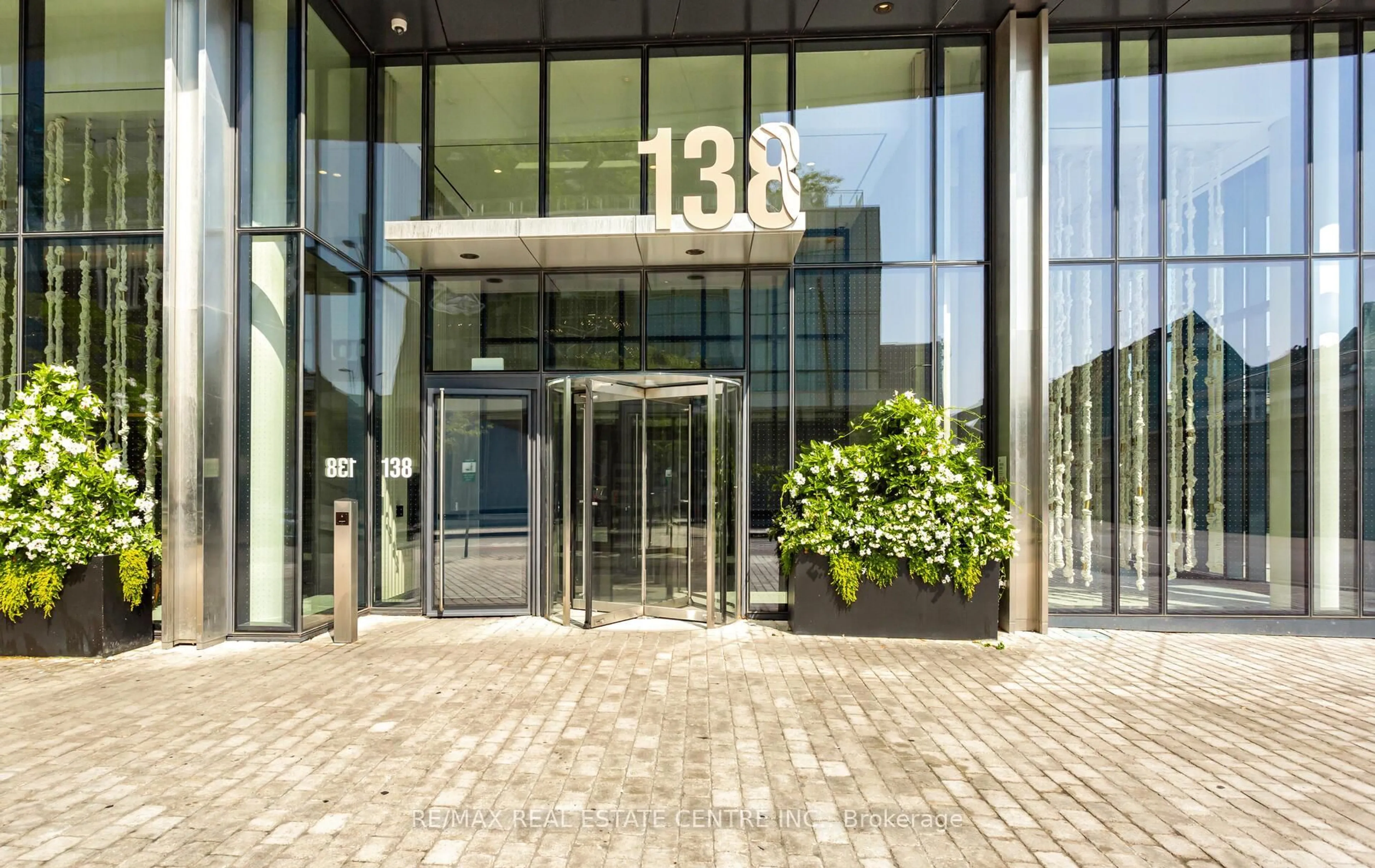 Indoor foyer for 138 Downes St #3110, Toronto Ontario M5E 0E4