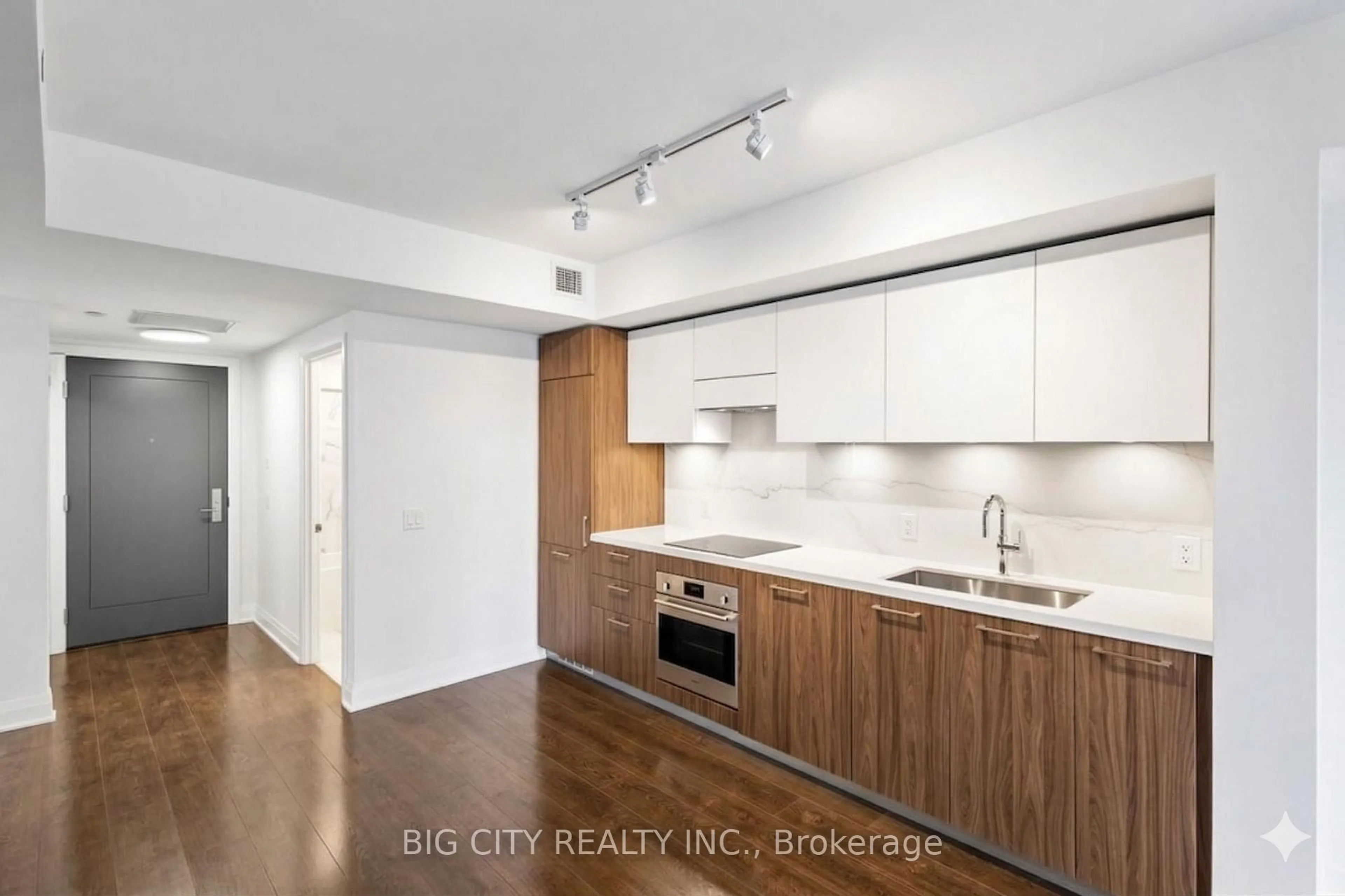 Standard kitchen, wood/laminate floor for 33 Frederick Todd Way #305, Toronto Ontario M4G 0C9