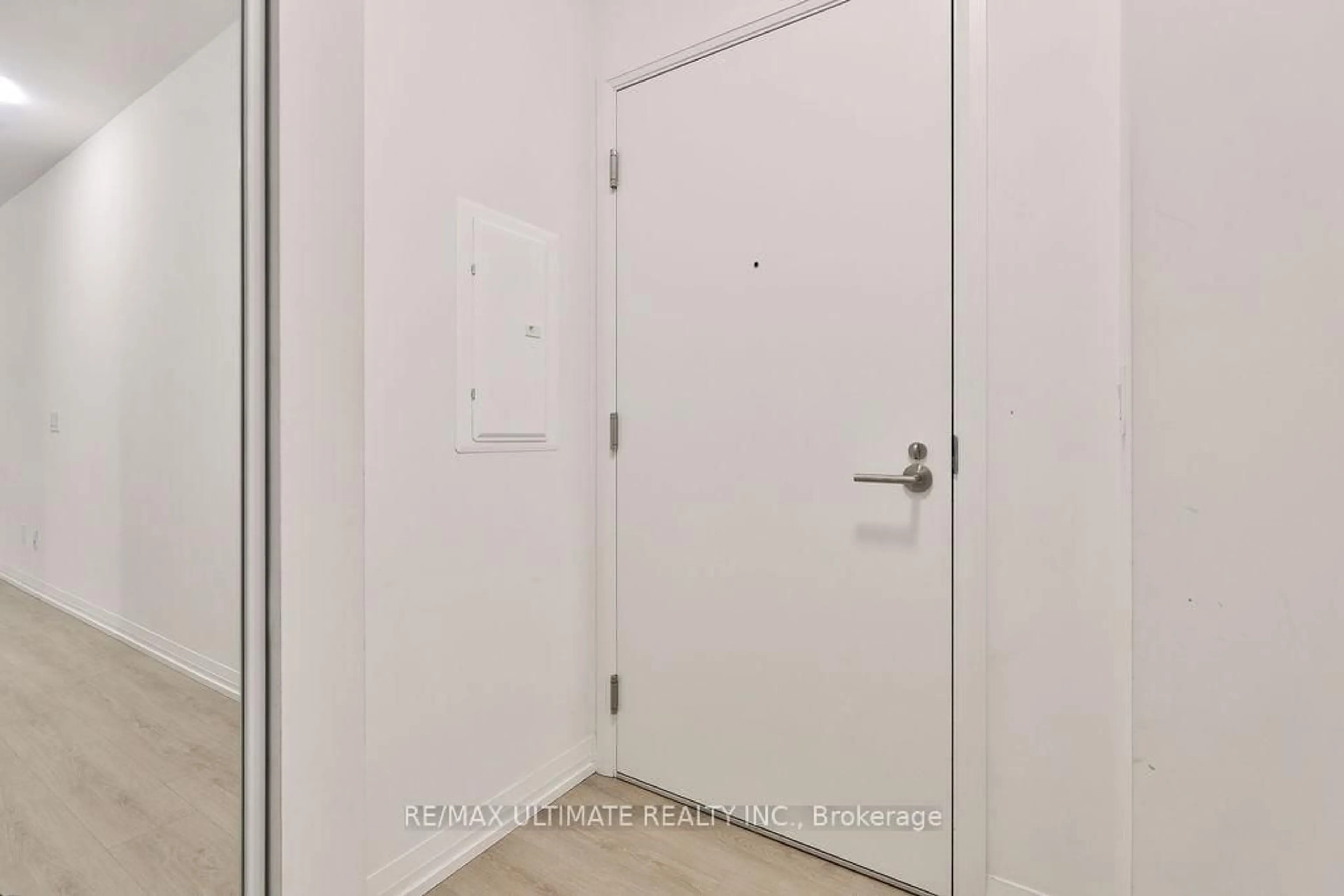 Unknown for 8 WIDMER St #515, Toronto Ontario M5V 2E7