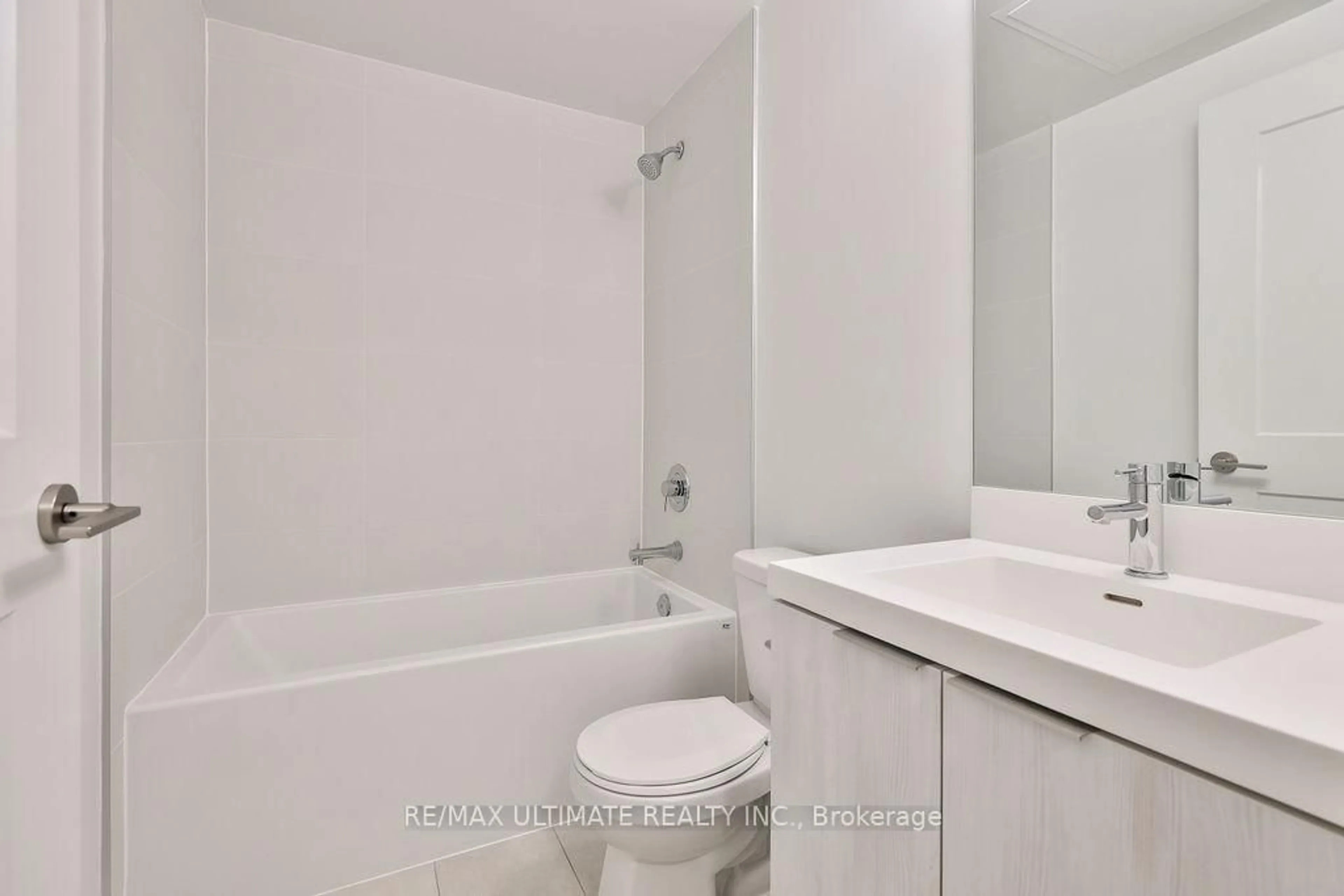 Standard bathroom, unknown for 8 WIDMER St #515, Toronto Ontario M5V 2E7