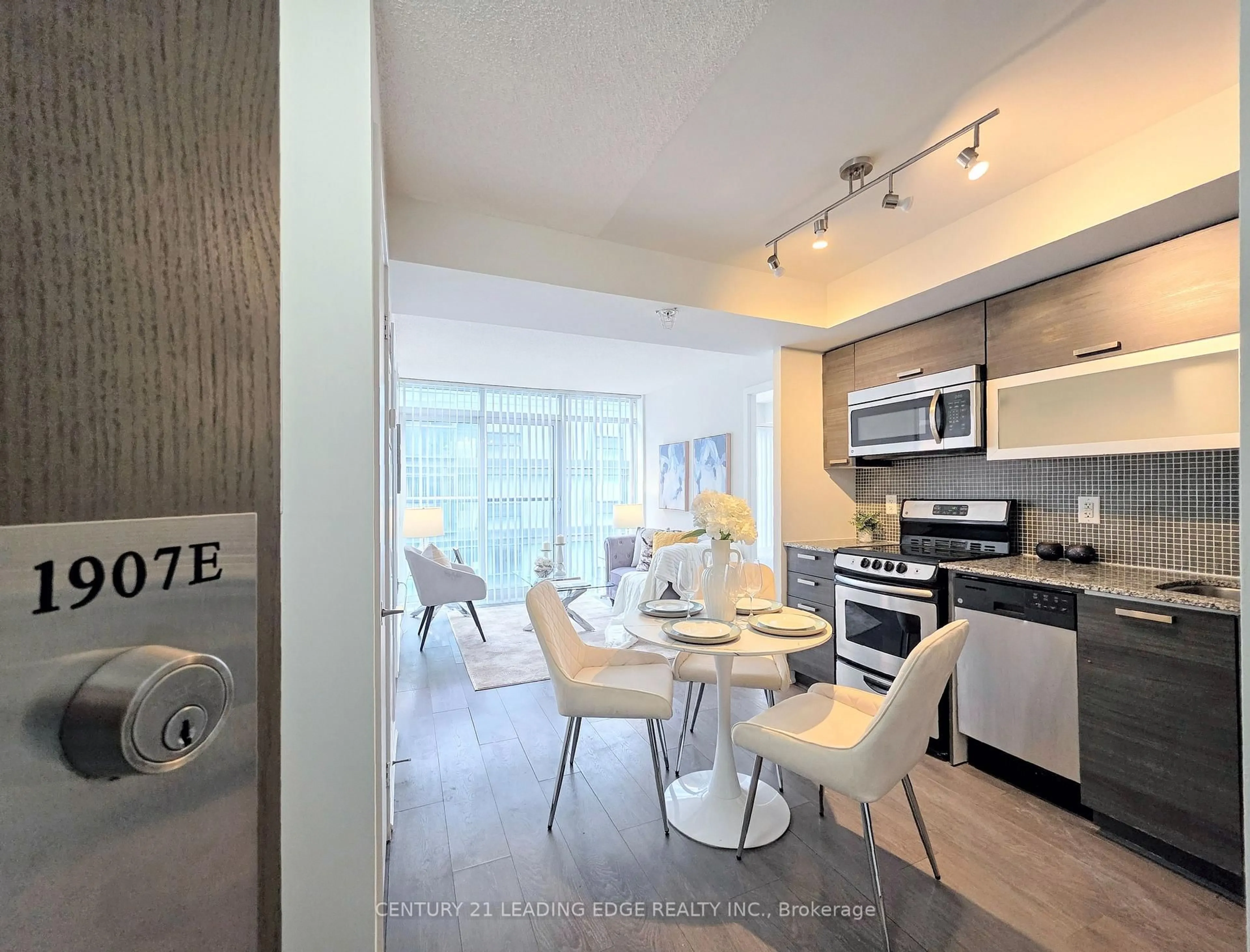 Open concept kitchen, unknown for 36 Lisgar St #1907E, Toronto Ontario M6J 0C7