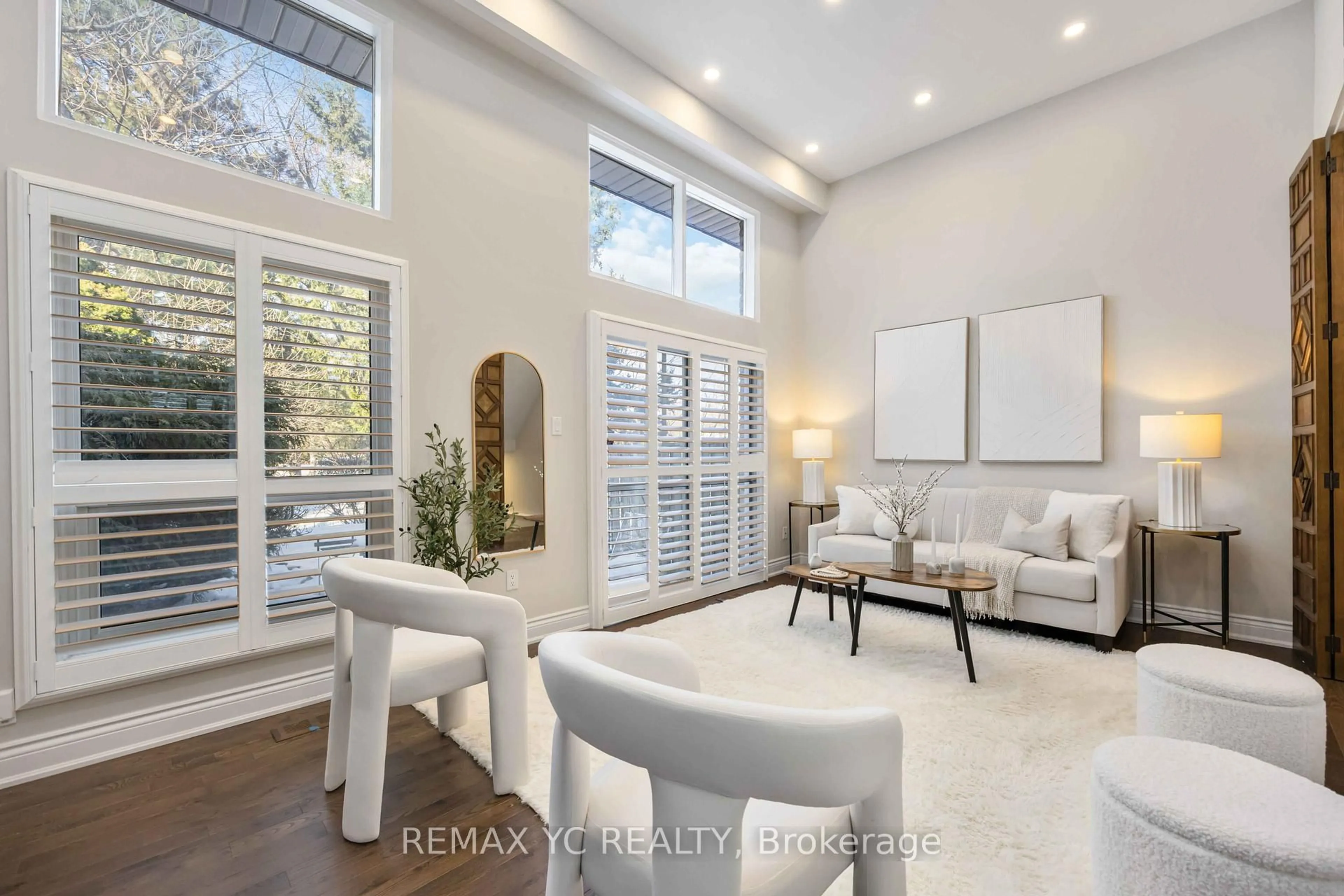 Living room with furniture, unknown for 118 Tangle Briarway, Toronto Ontario M2J 2M4