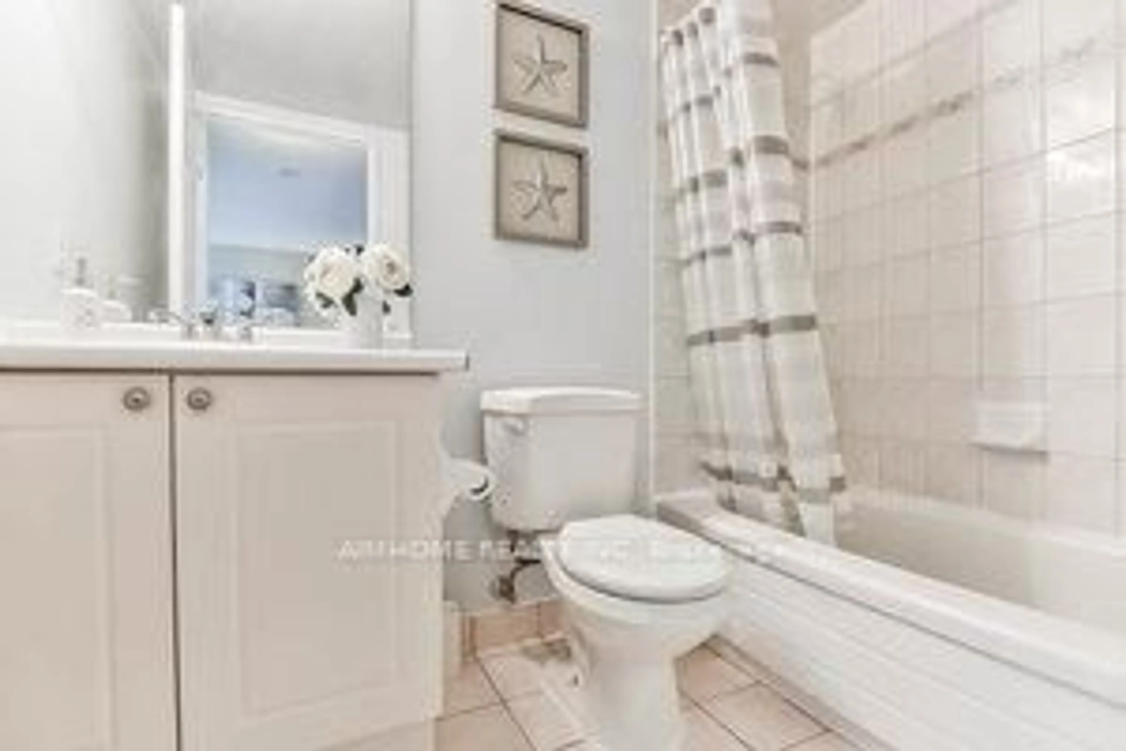 Standard bathroom, ceramic/tile floor for 260 doris Ave #607, Toronto Ontario M2N 6X9