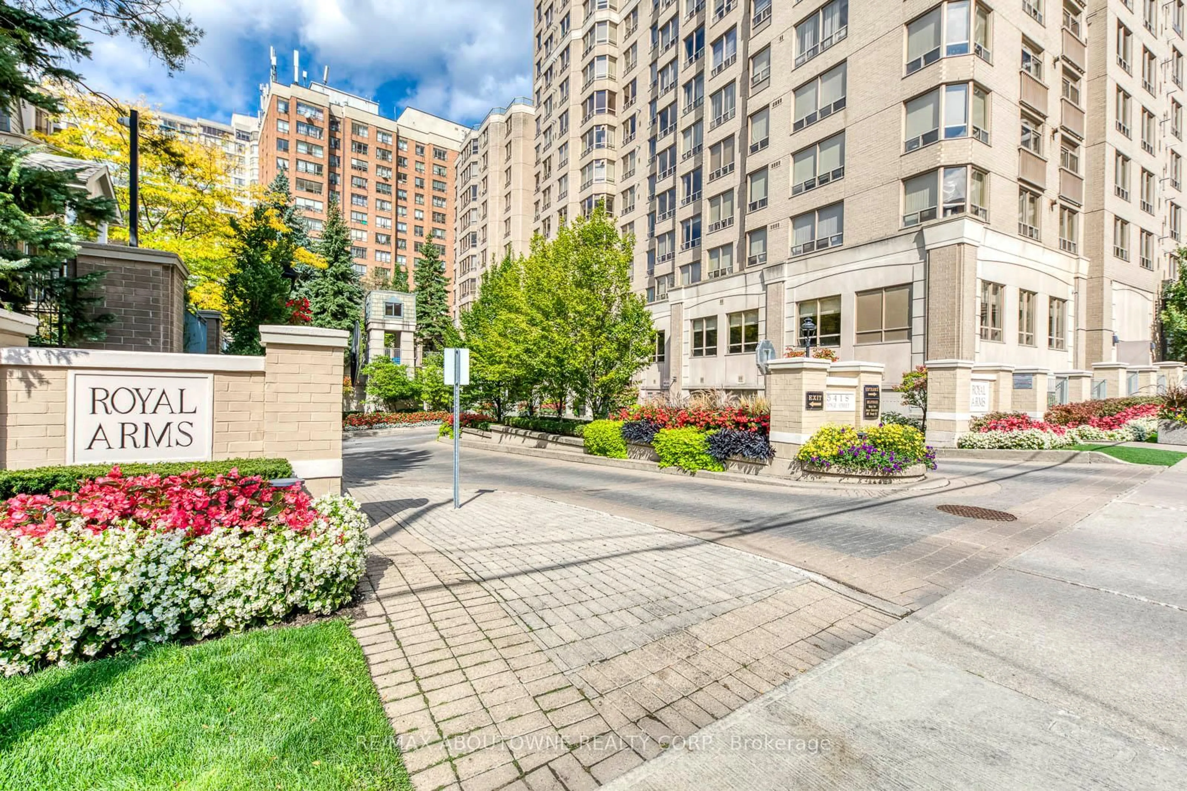 Patio, street for 5418 Yonge St #1805, Toronto Ontario M2N 6X4