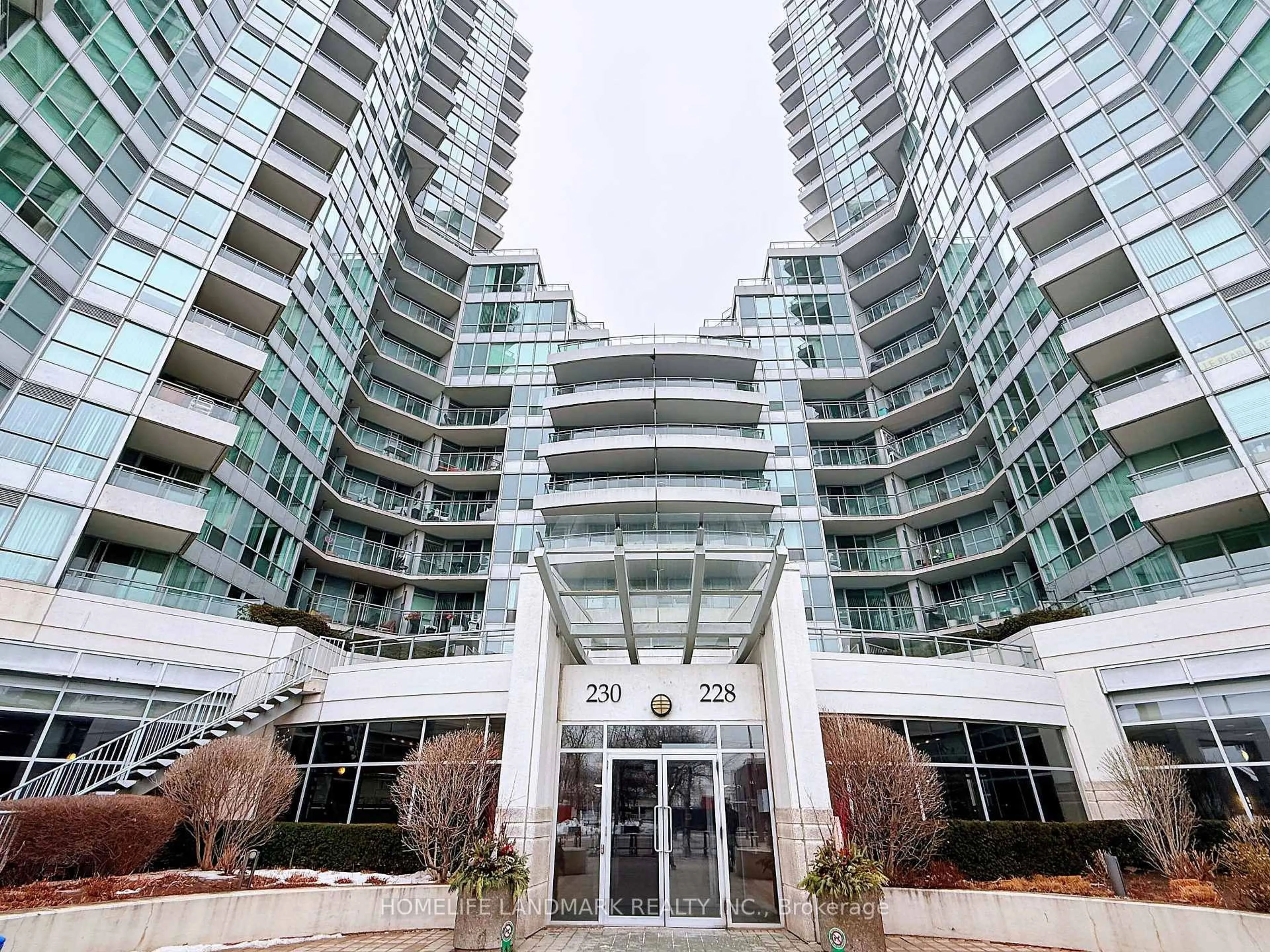 Indoor foyer for 230 Queens Quay #727, Toronto Ontario M5J 2Y7