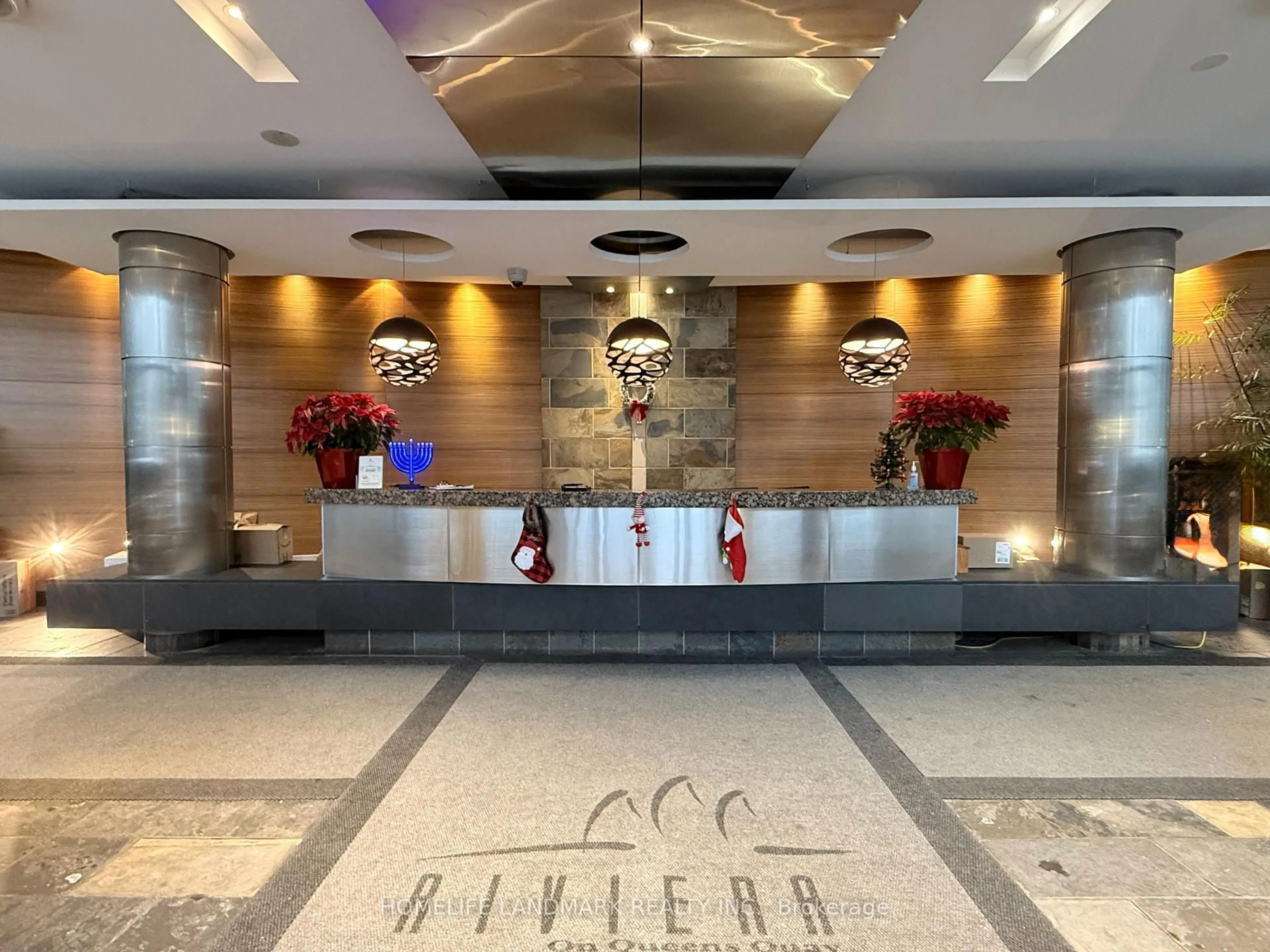 Lobby for 230 Queens Quay #727, Toronto Ontario M5J 2Y7