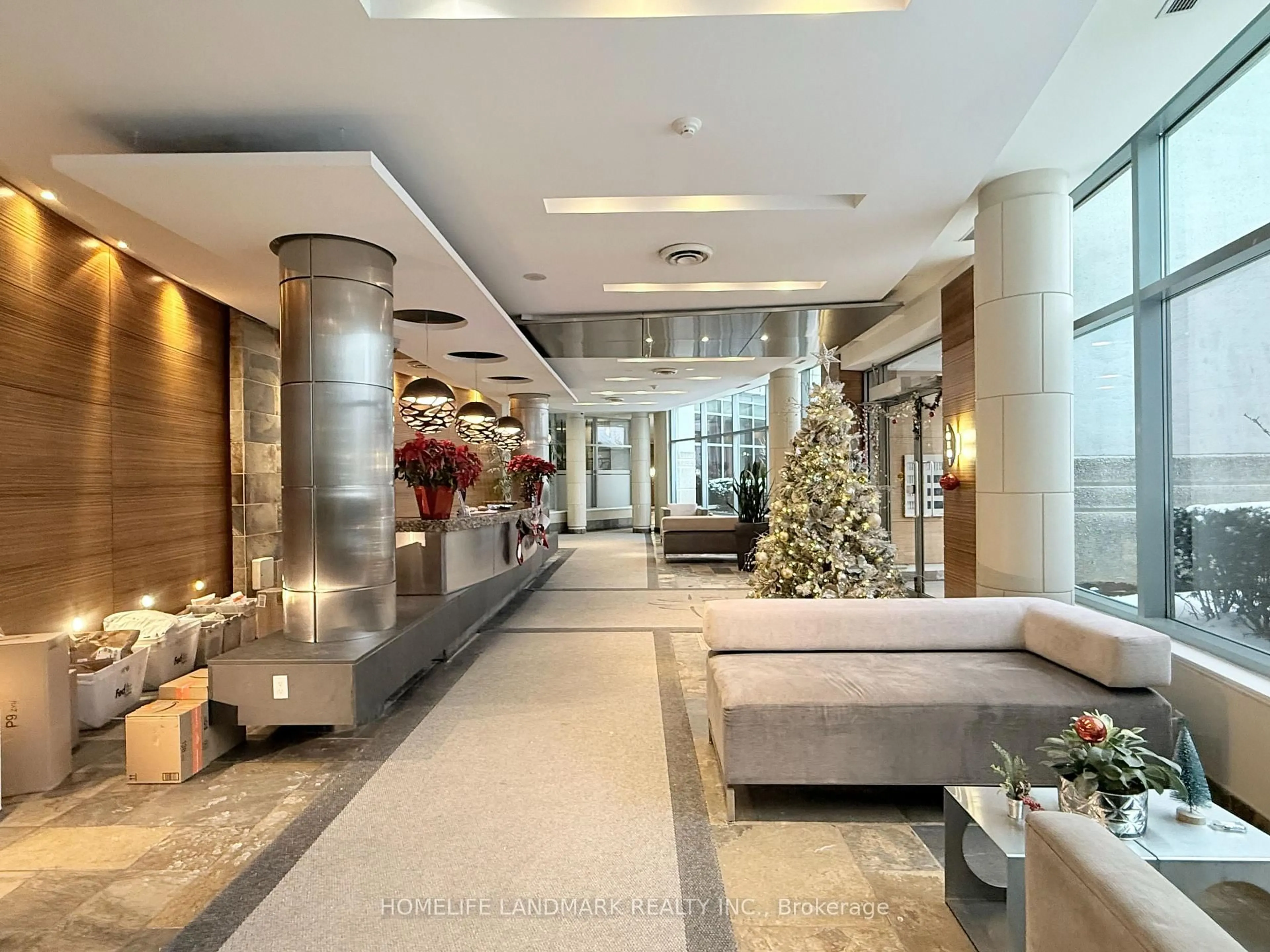 Lobby for 230 Queens Quay #727, Toronto Ontario M5J 2Y7
