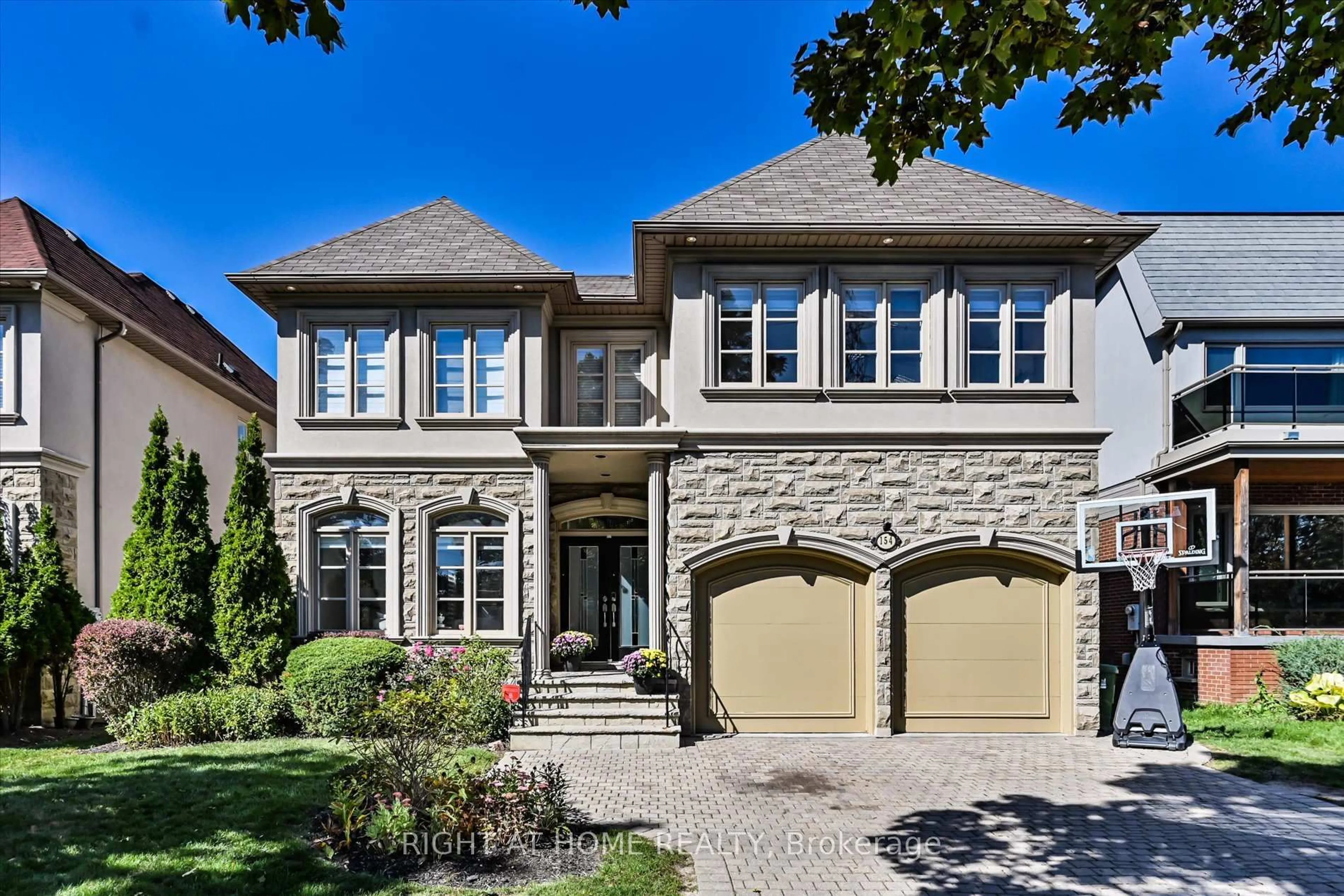 Home with brick exterior material, street for 154 Charlton Blvd, Toronto Ontario M2R 2J1