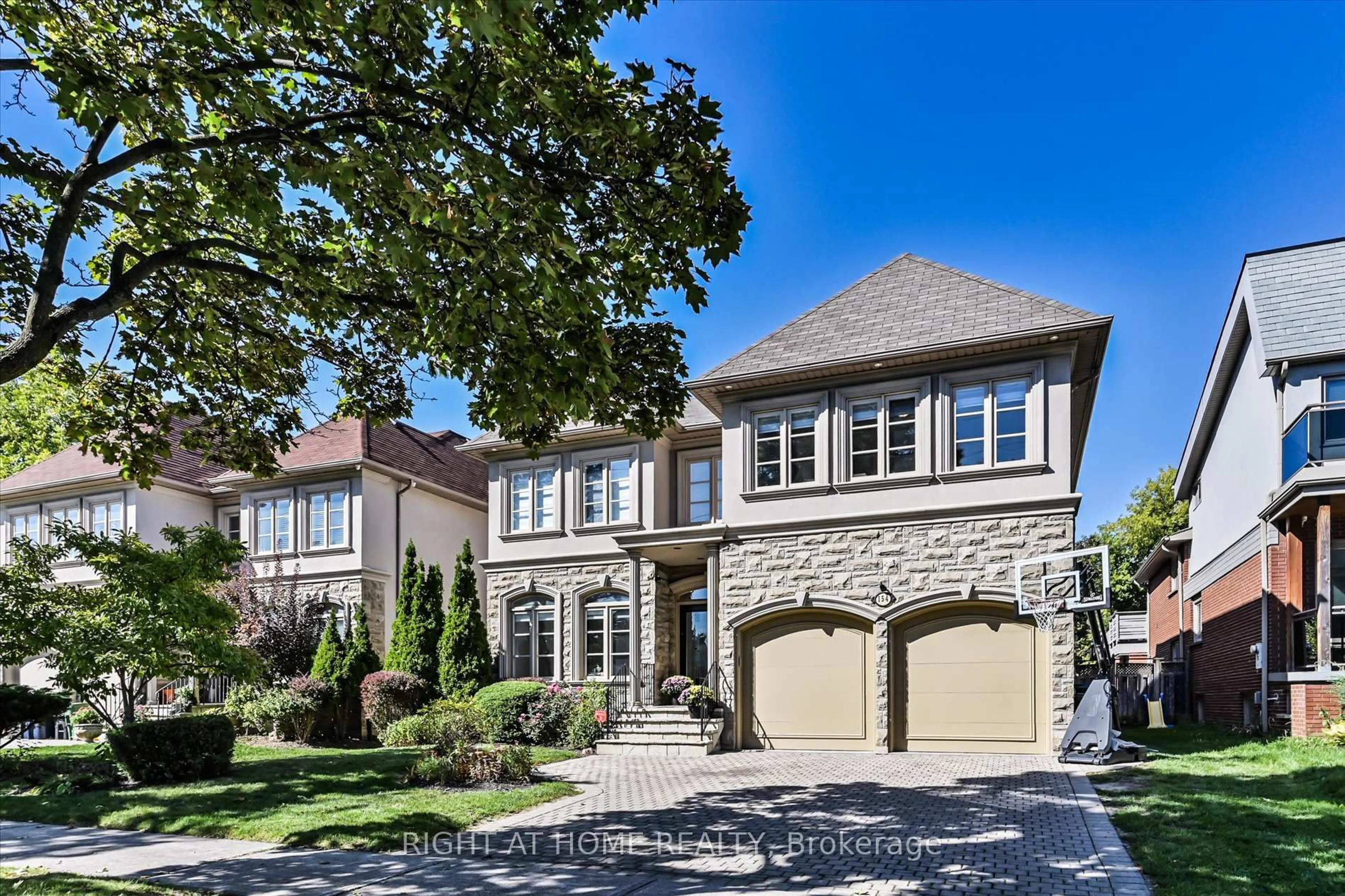 Home with brick exterior material, street for 154 Charlton Blvd, Toronto Ontario M2R 2J1