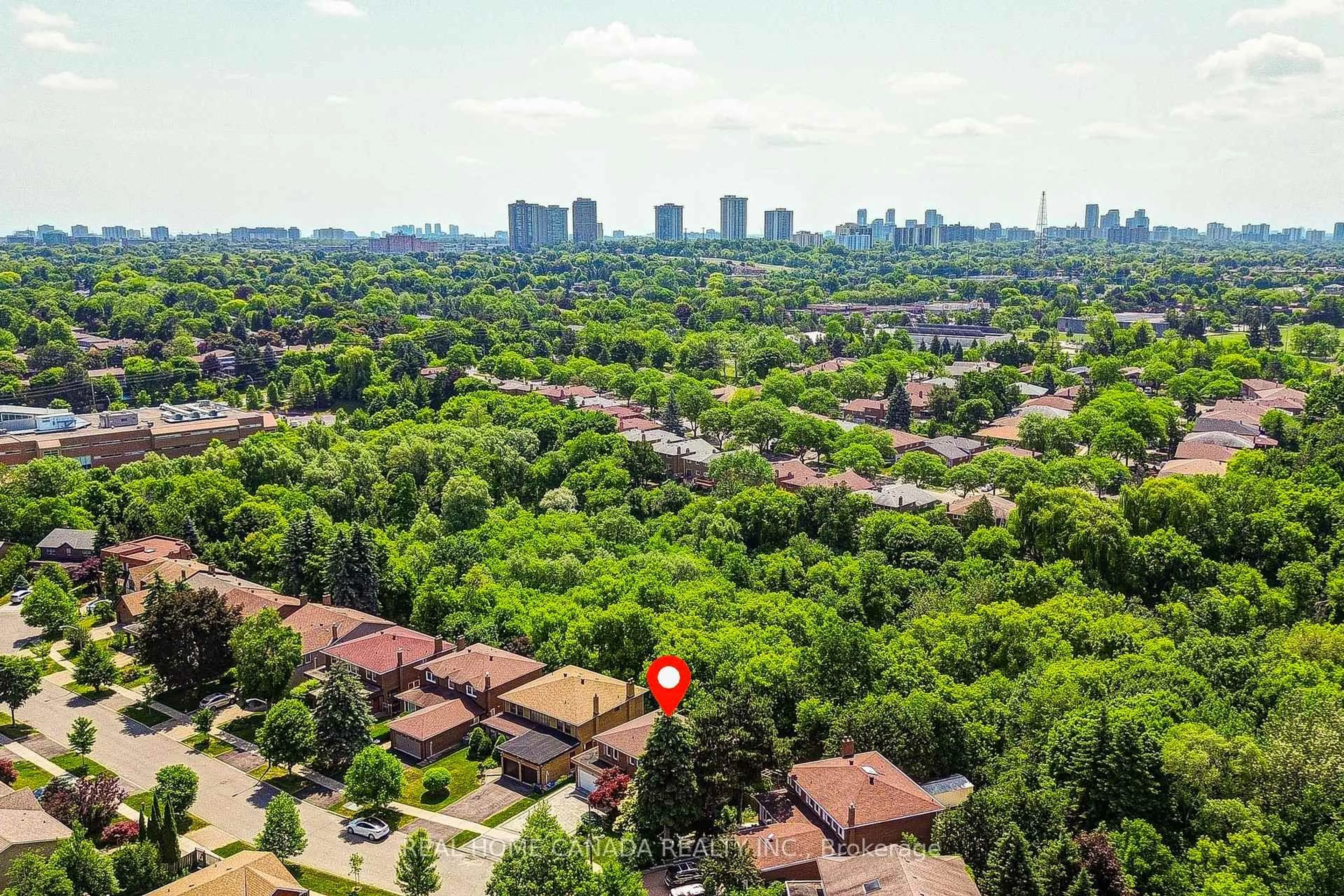A pic from outside/outdoor area/front of a property/back of a property/a pic from drone, city buildings view from balcony for 20 Saddletree Dr, Toronto Ontario M2H 3L3