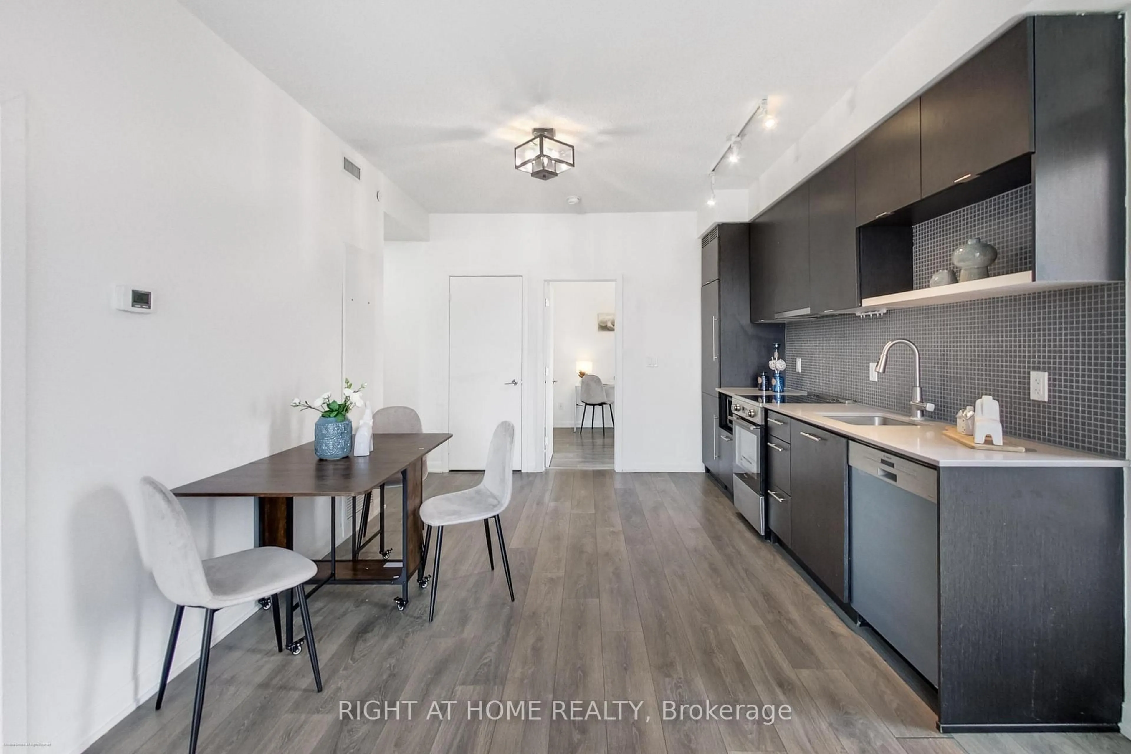 Open concept kitchen, unknown for 435 Richmond St #711, Toronto Ontario M5V 0N1