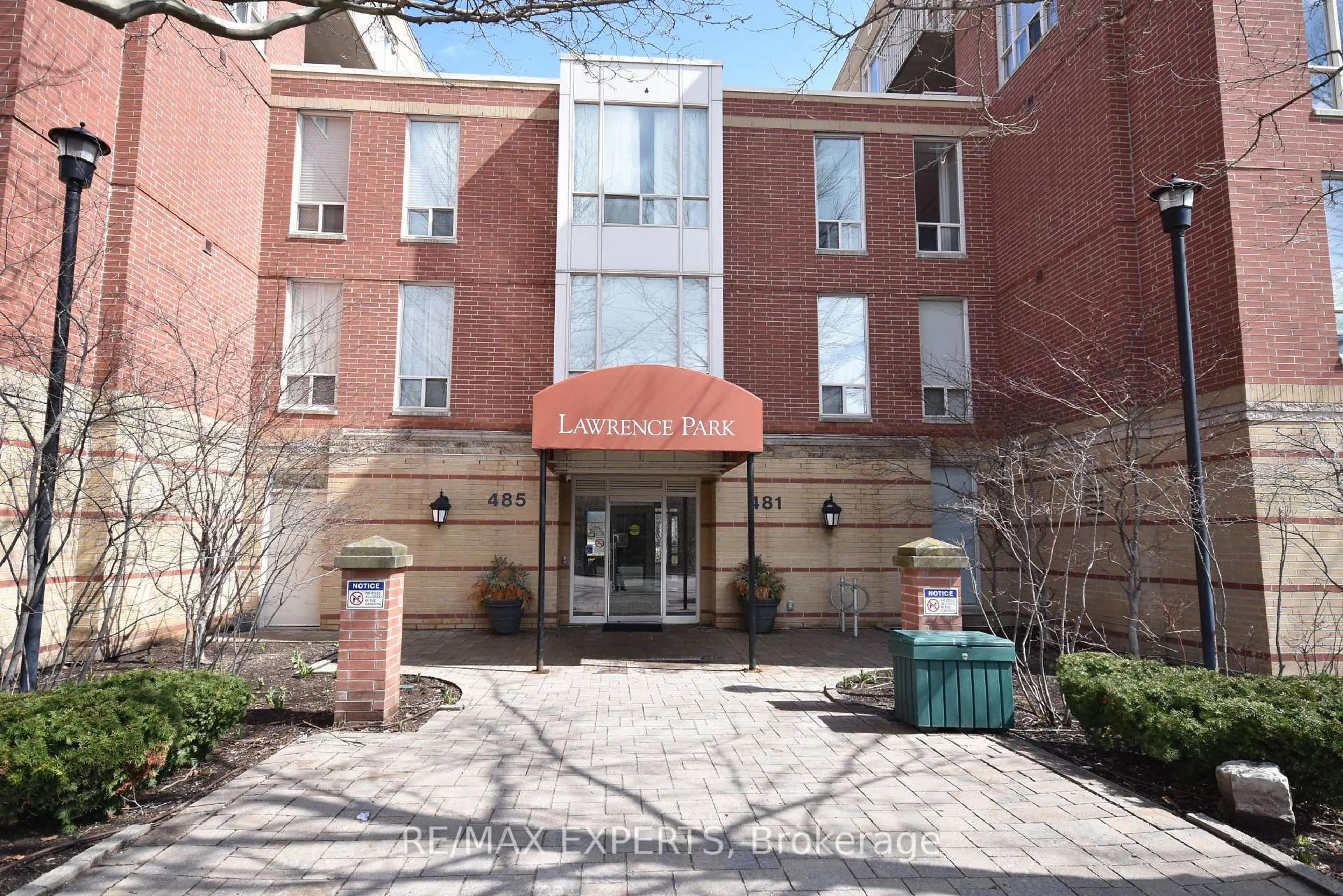 Indoor foyer for 481 Rosewell Ave #506, Toronto Ontario M4R 2J1
