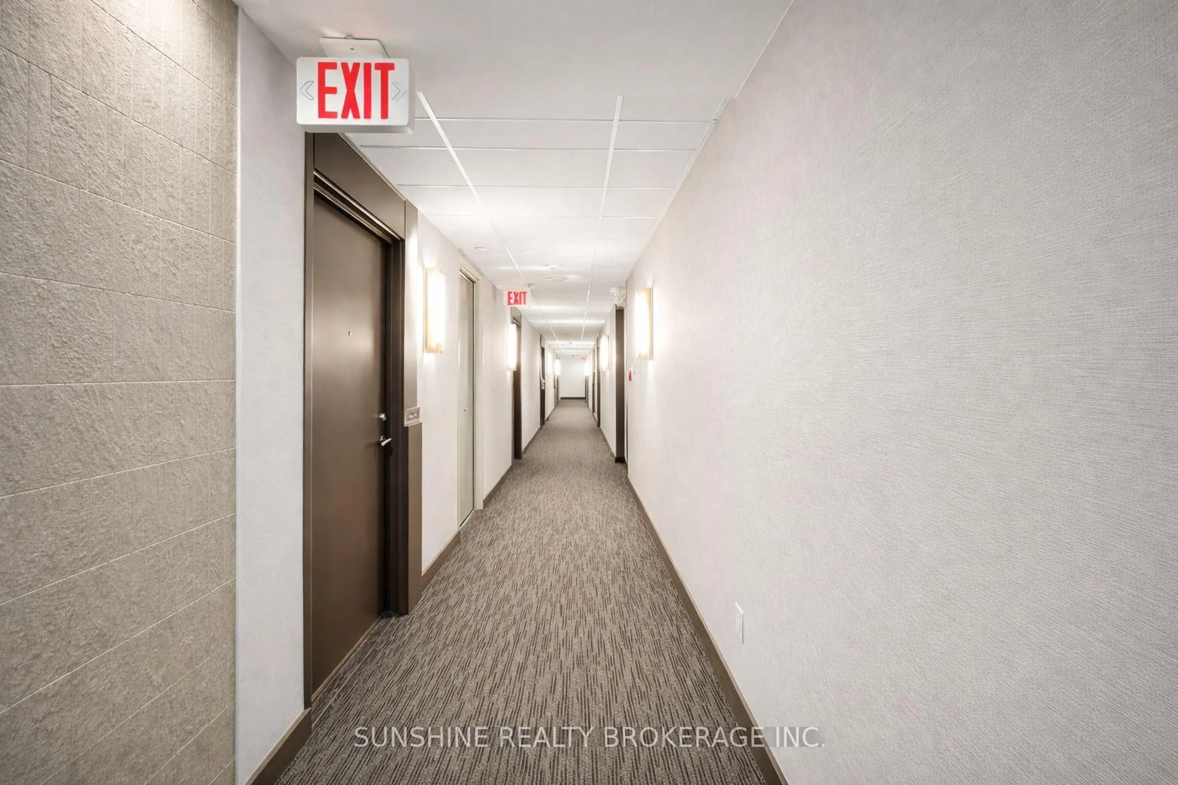 Indoor foyer for 72 Esther Shiner Blvd #223, Toronto Ontario M2K 0C4