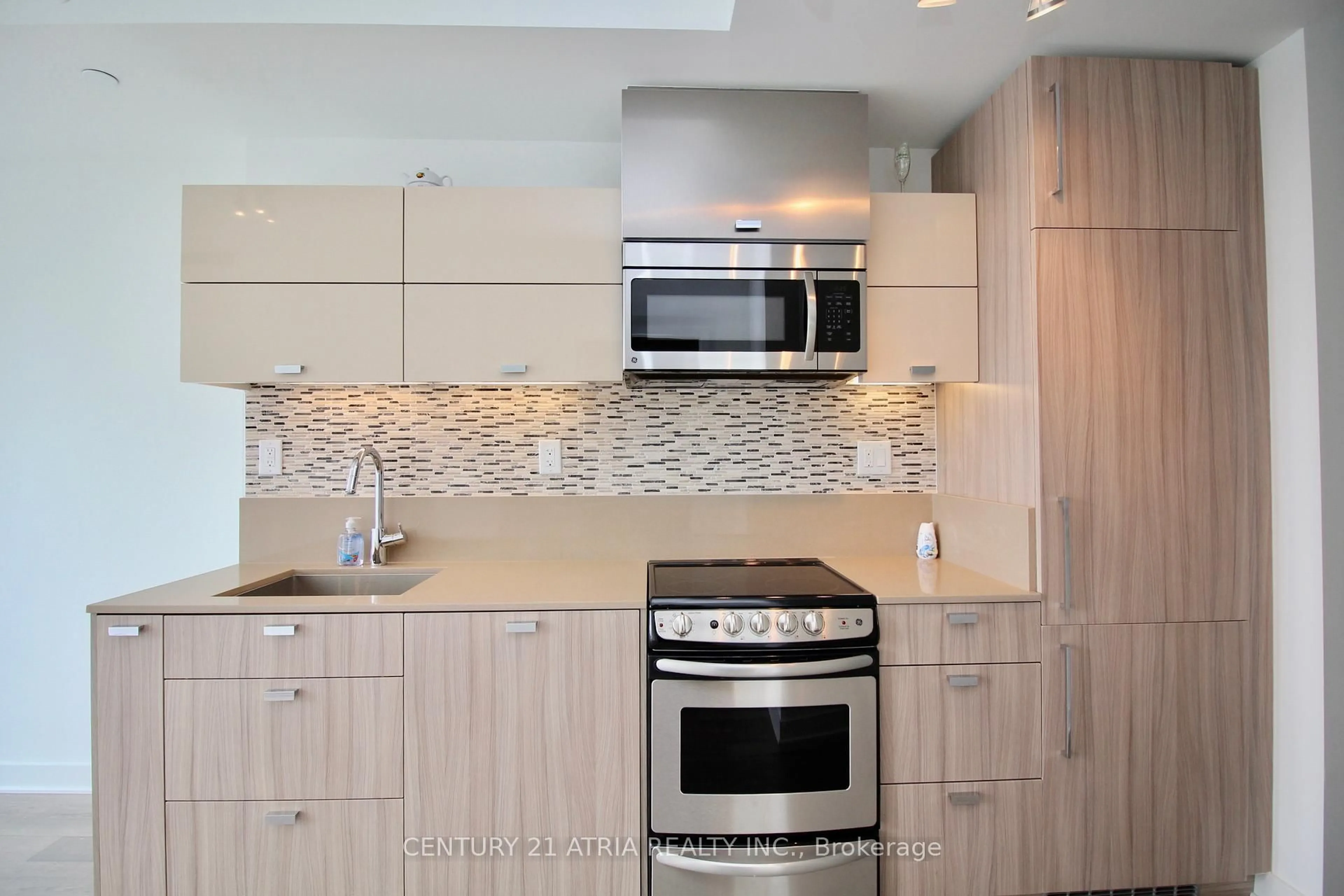 Contemporary kitchen, ceramic/tile floor for 290 Adelaide St #1303, Toronto Ontario M5V 0P3