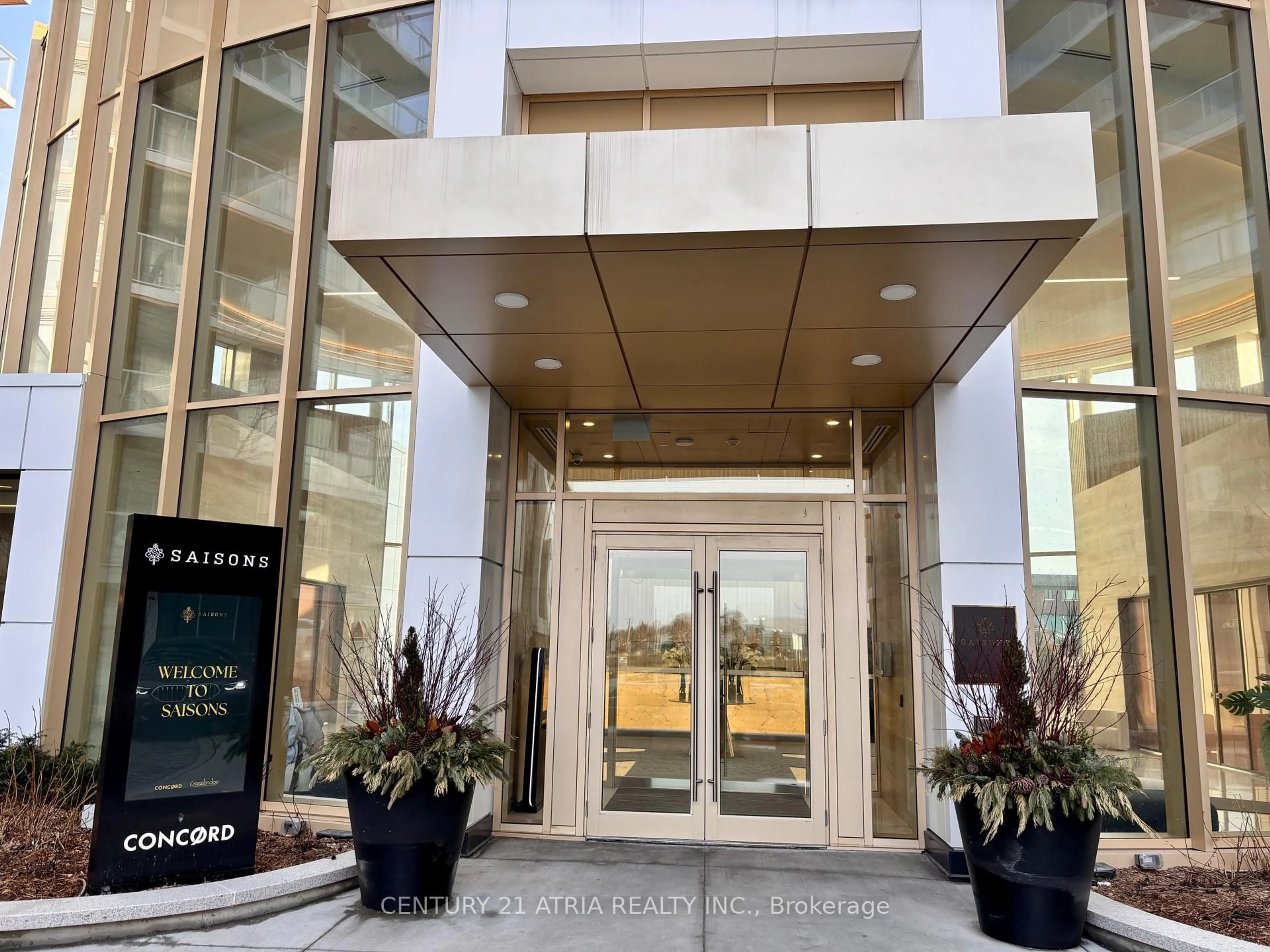 Indoor foyer for 27 Mcmahon Dr #1211, Toronto Ontario M2K 0J2