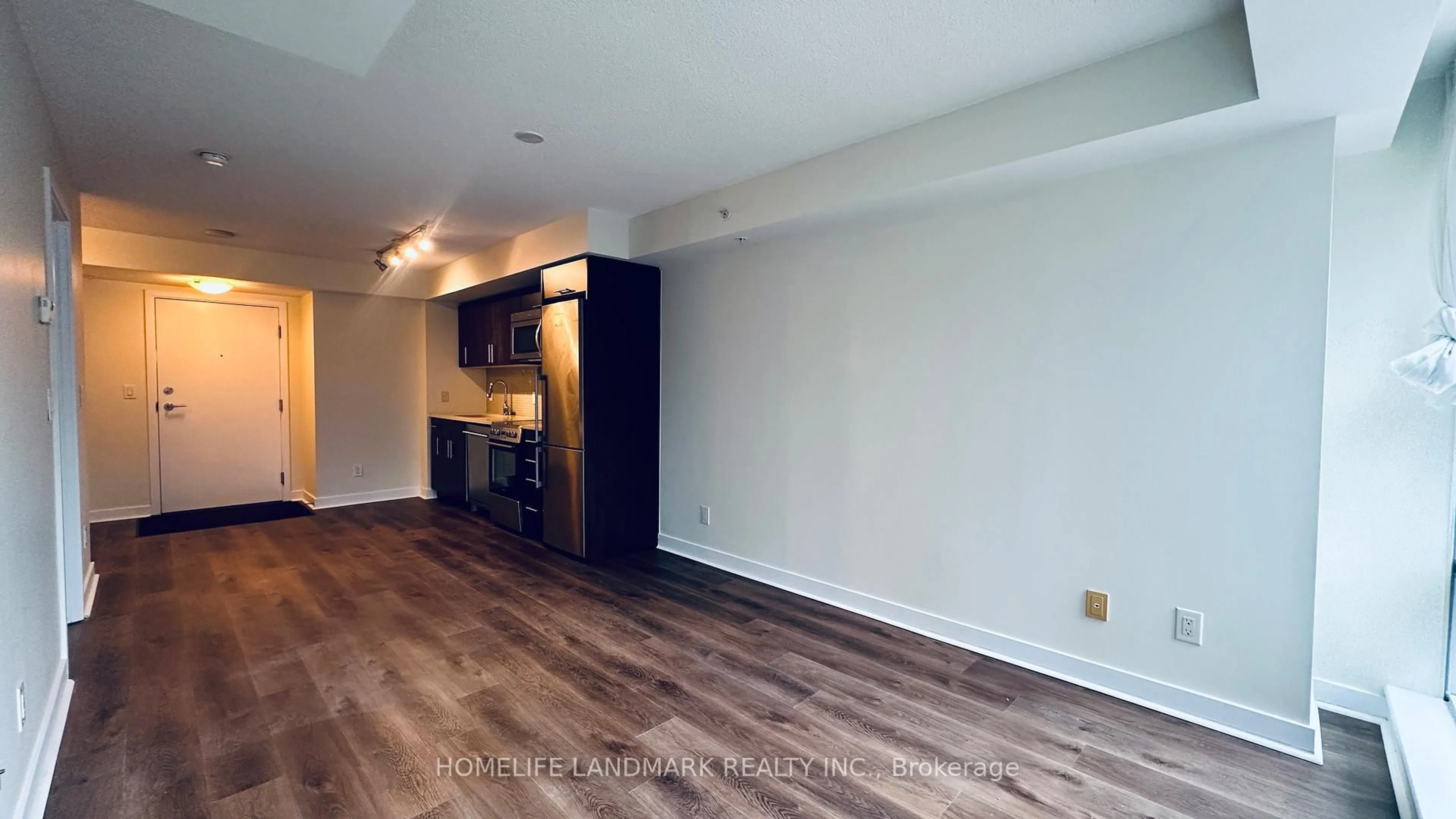 A pic of a room for 295 Adelaide St #605, Toronto Ontario M5V 0L4