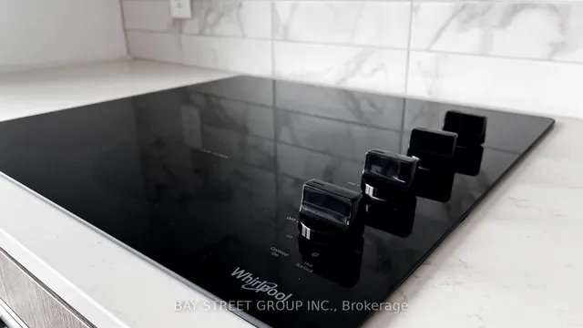 2020 Bathurst St #821, Toronto 5
