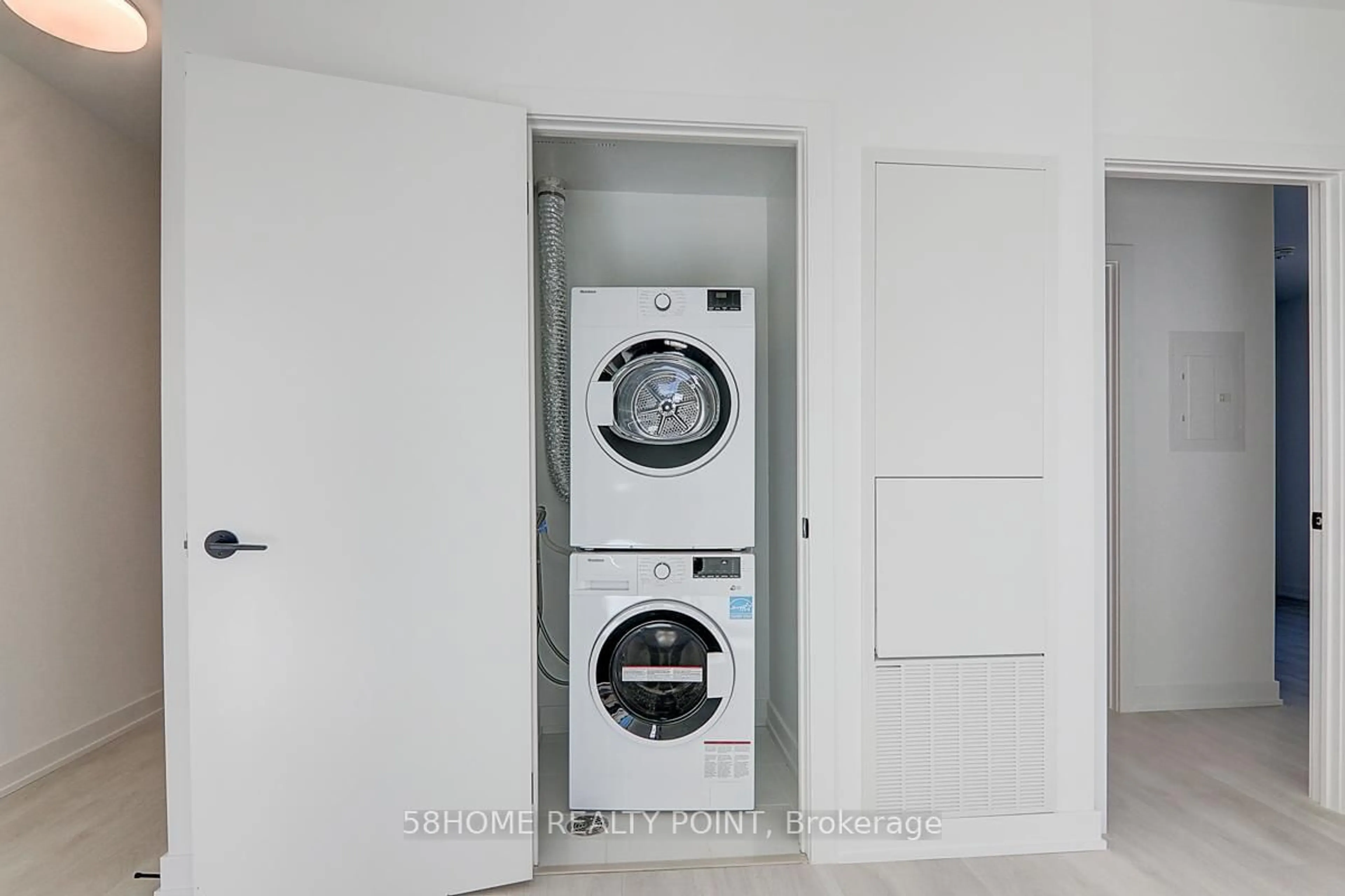 Laundry room for 127 Broadway Ave #612S, Toronto Ontario M4P 1V4