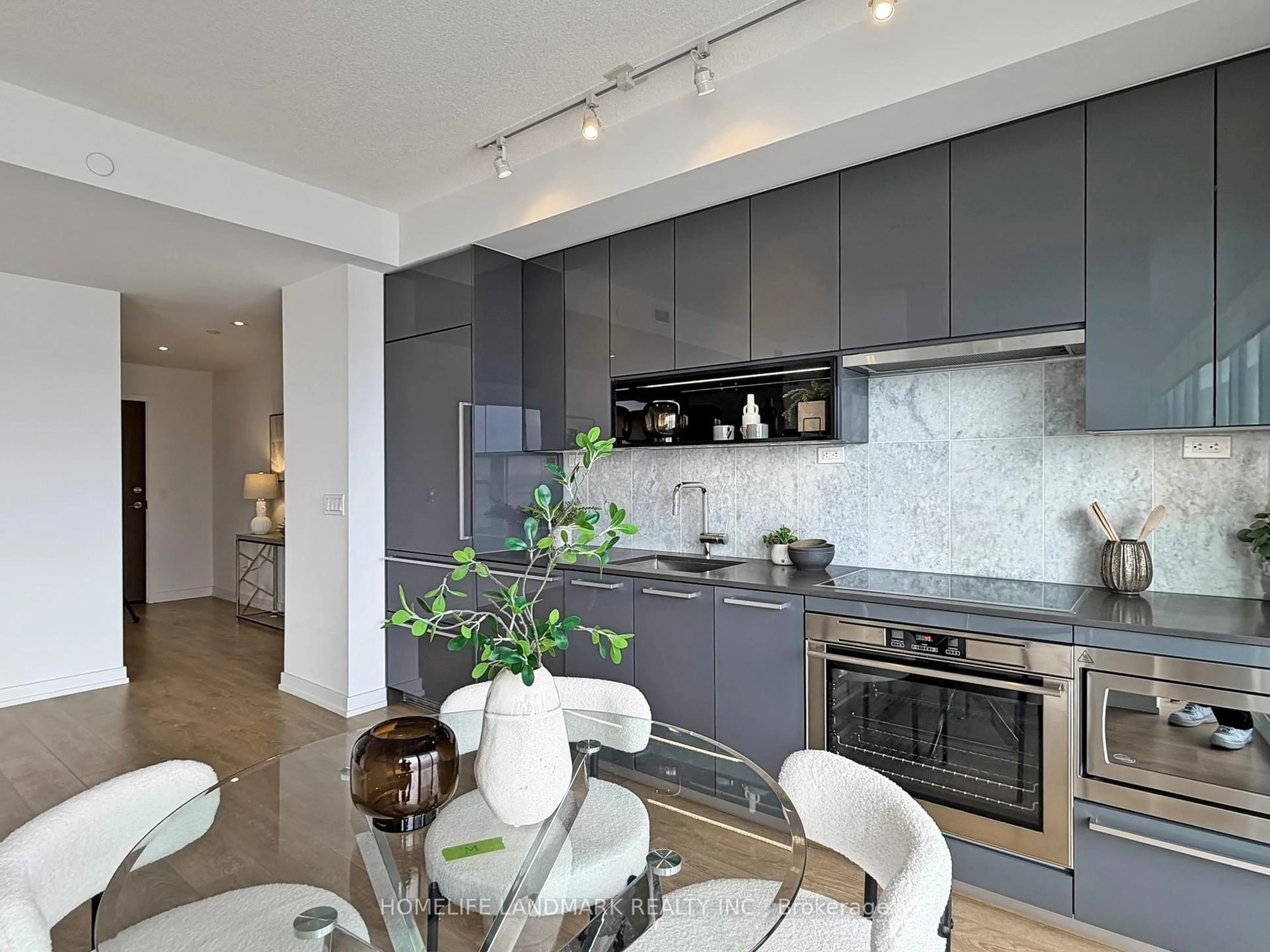 Unknown for 117 Mcmahon Dr #2011, Toronto Ontario M2K 0E4