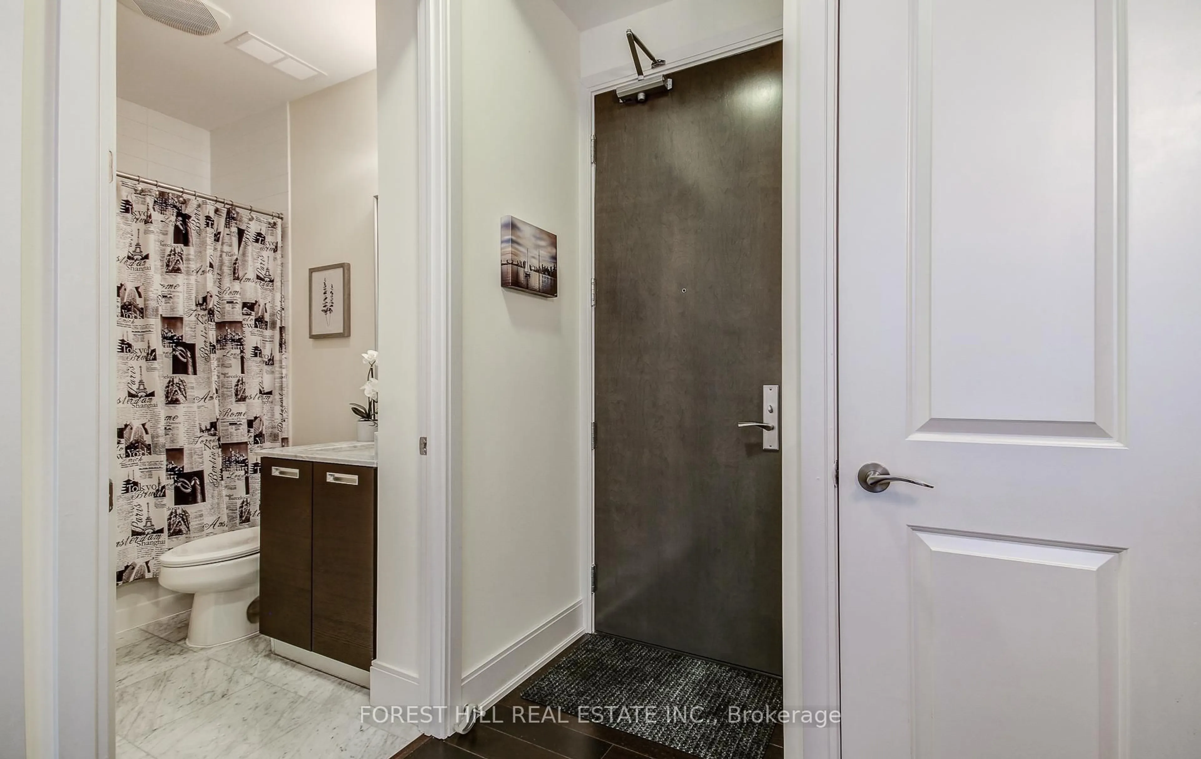 Indoor entryway for 21 Balmuto St #1403, Toronto Ontario M4Y 1W4