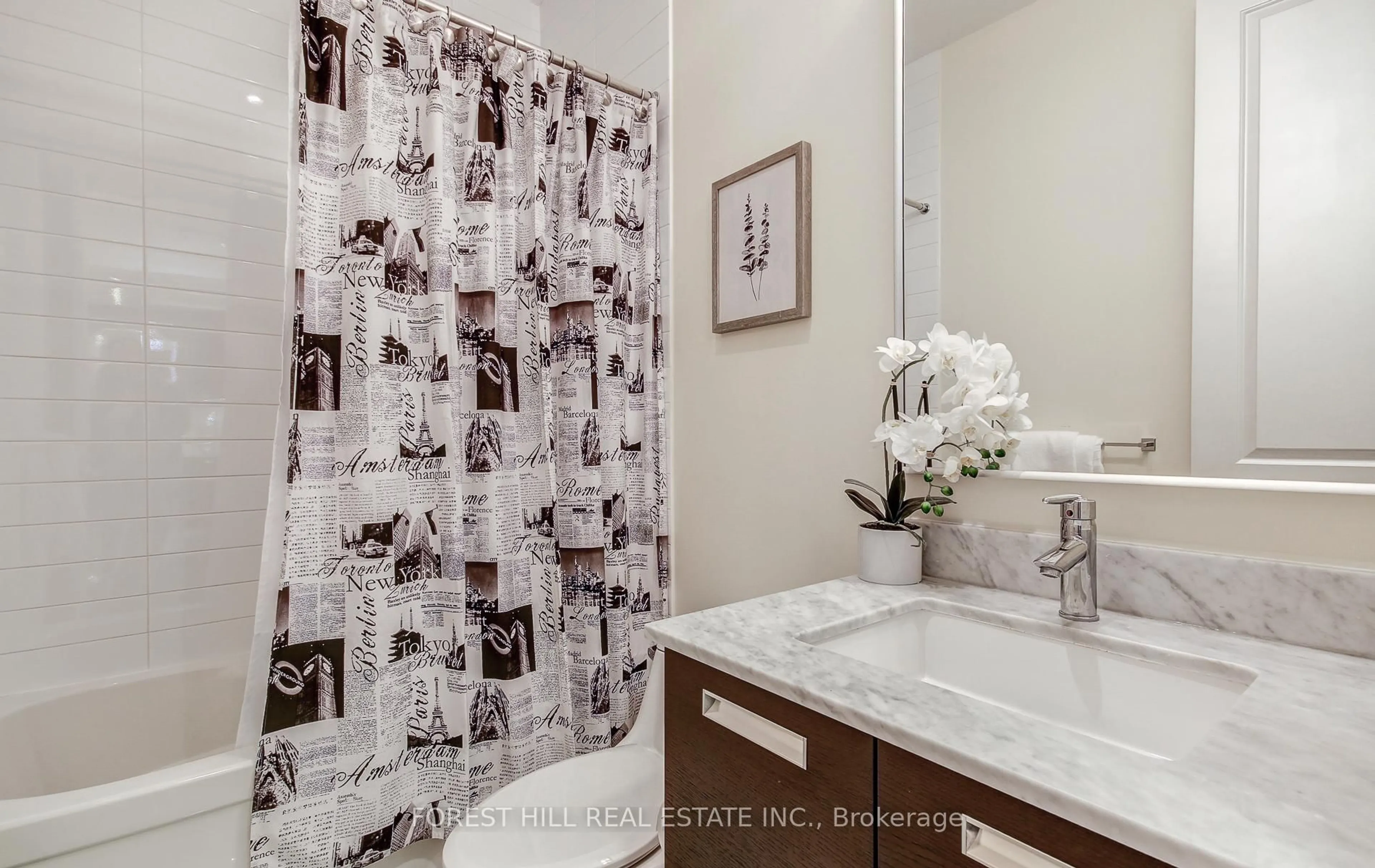 Contemporary bathroom, ceramic/tile floor for 21 Balmuto St #1403, Toronto Ontario M4Y 1W4