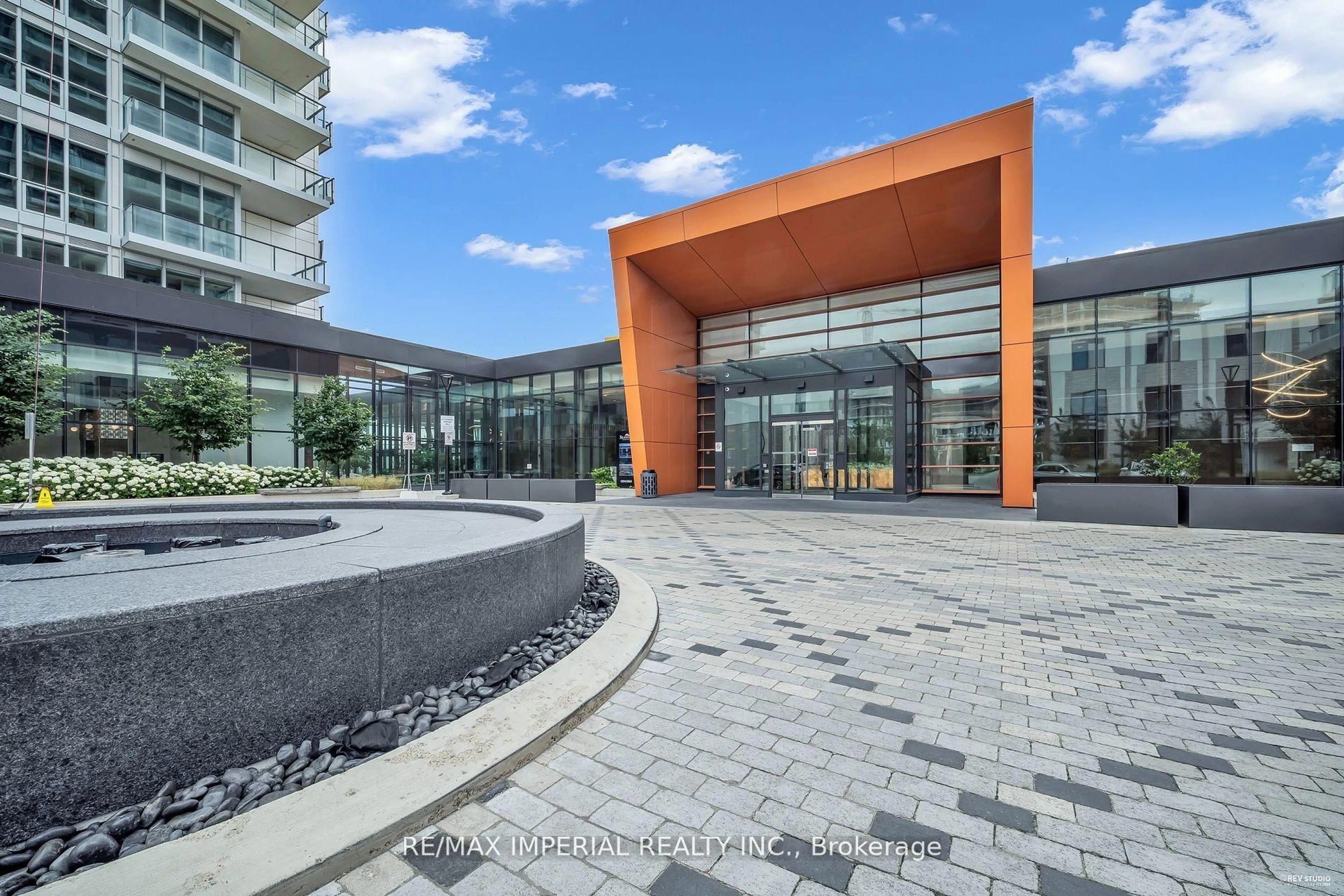 Indoor foyer for 85 McMahon Dr #1806, Toronto Ontario M2K 0H1