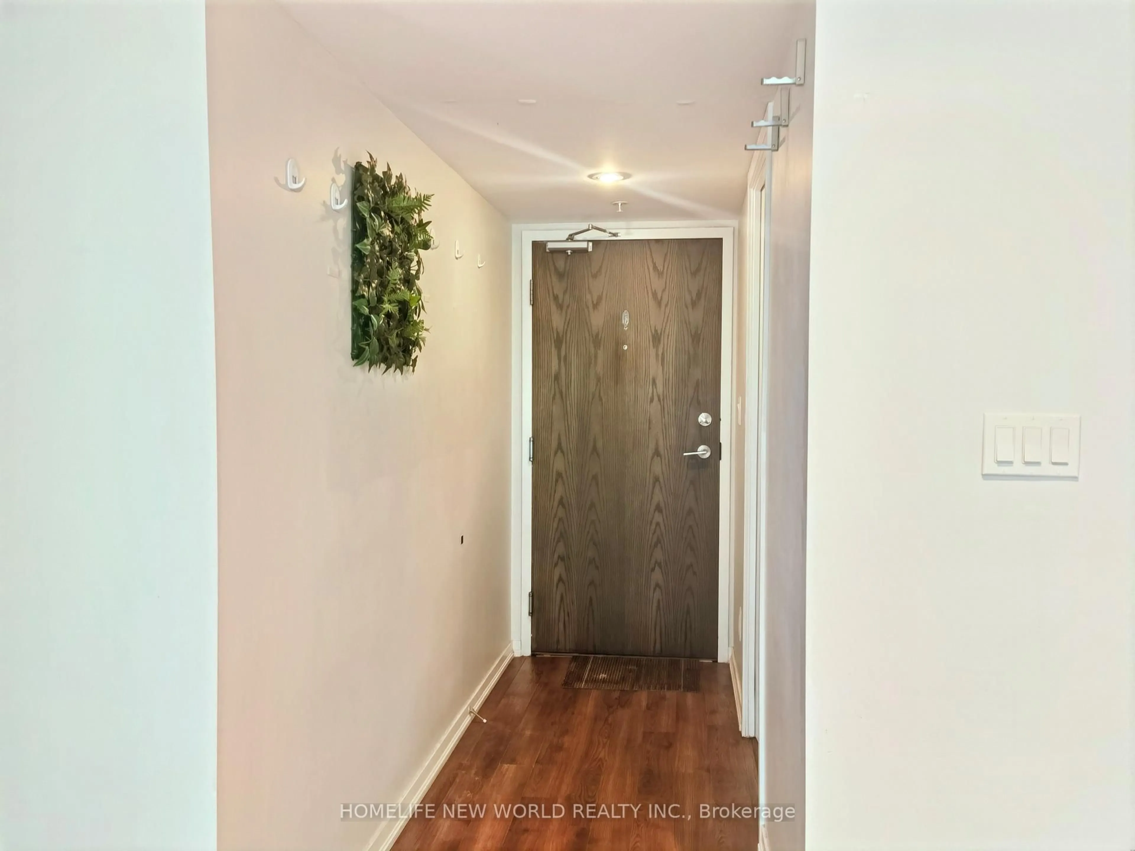 Indoor entryway for 68 Abell St #1017, Toronto Ontario M6J 0B1