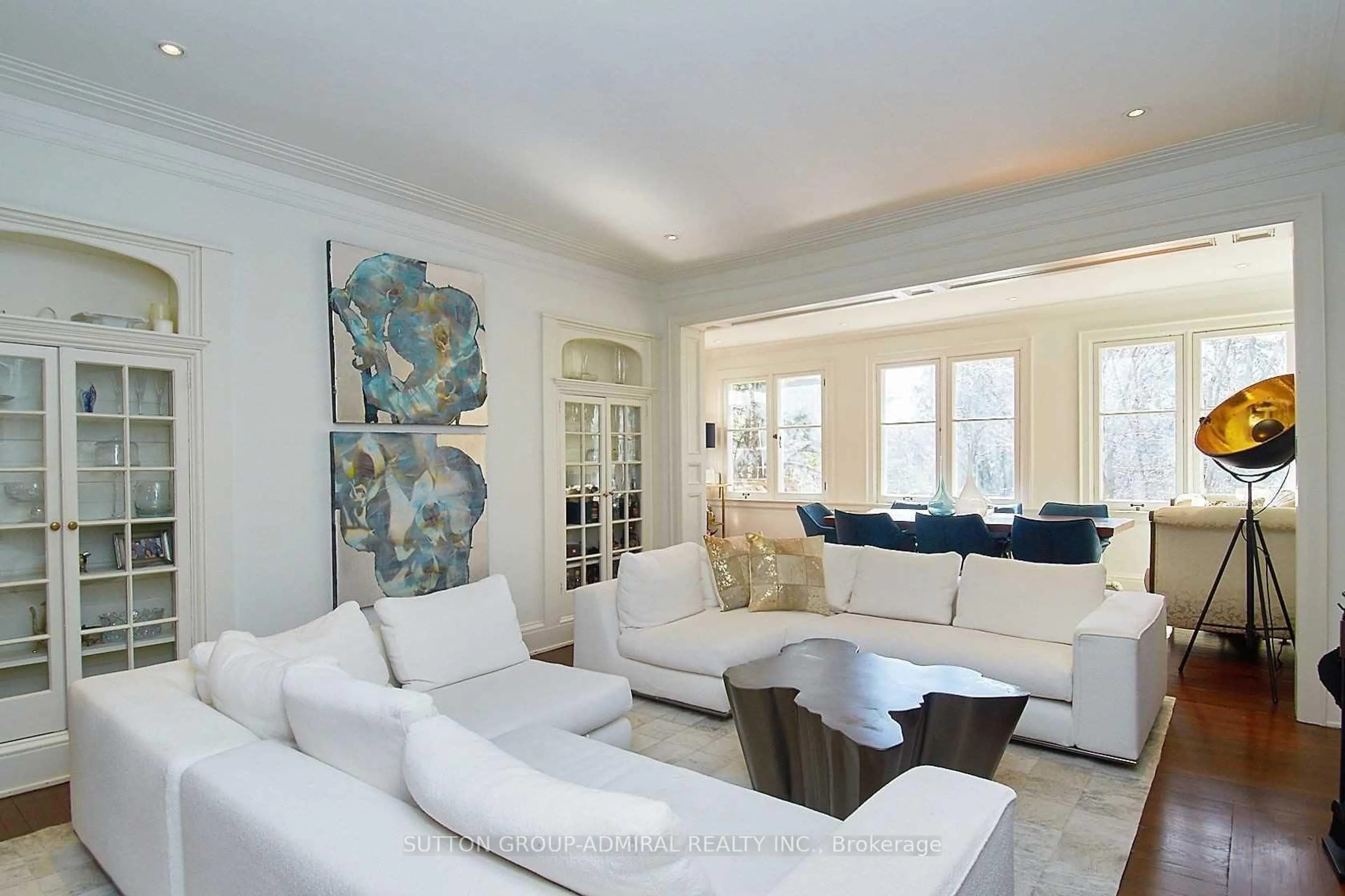 Living room with furniture, ceramic/tile floor for 63 Highland Ave, Toronto Ontario M4W 2A2