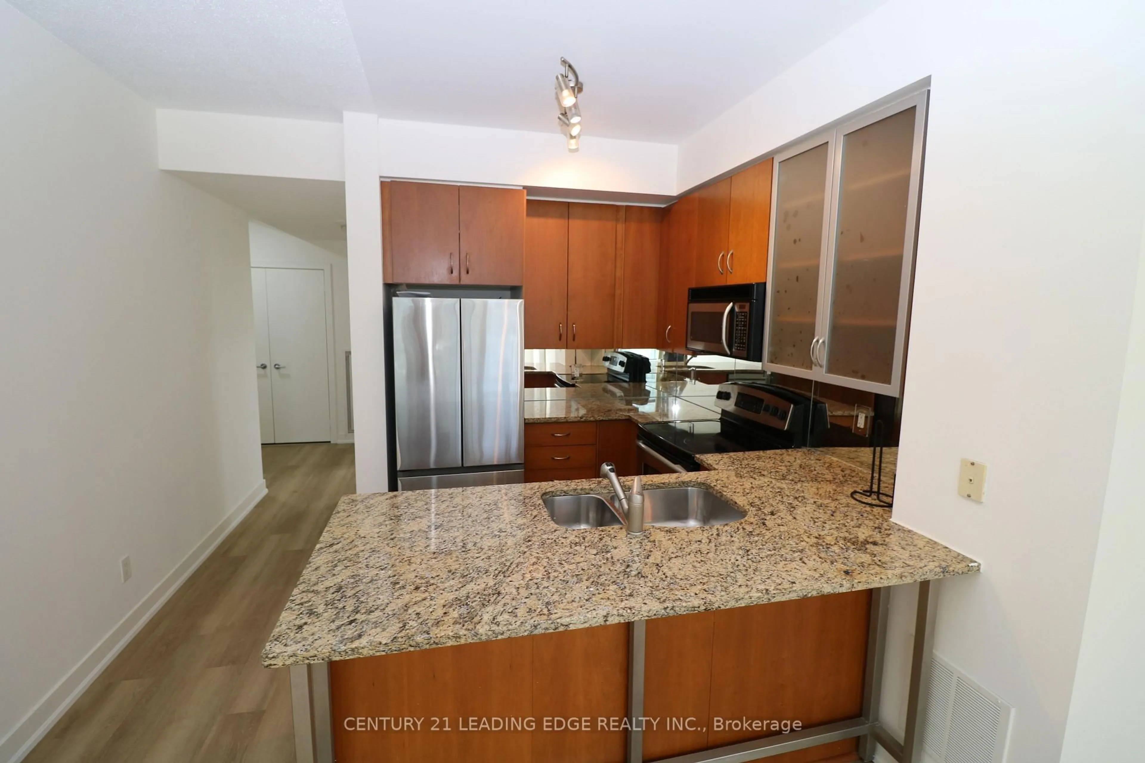 Standard kitchen, unknown for 438 KING St #1404, Toronto Ontario M5V 1K1