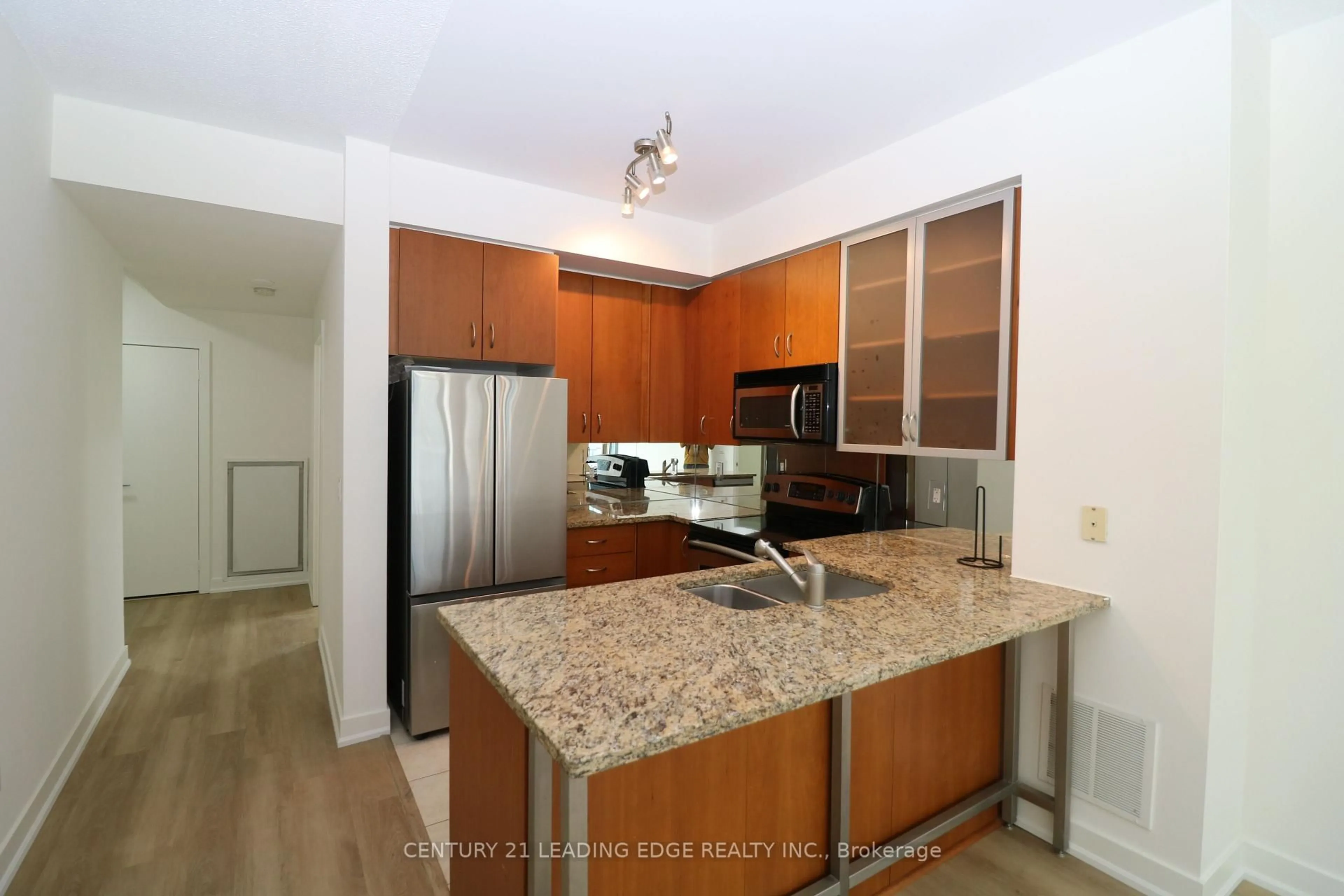 Standard kitchen, unknown for 438 KING St #1404, Toronto Ontario M5V 1K1