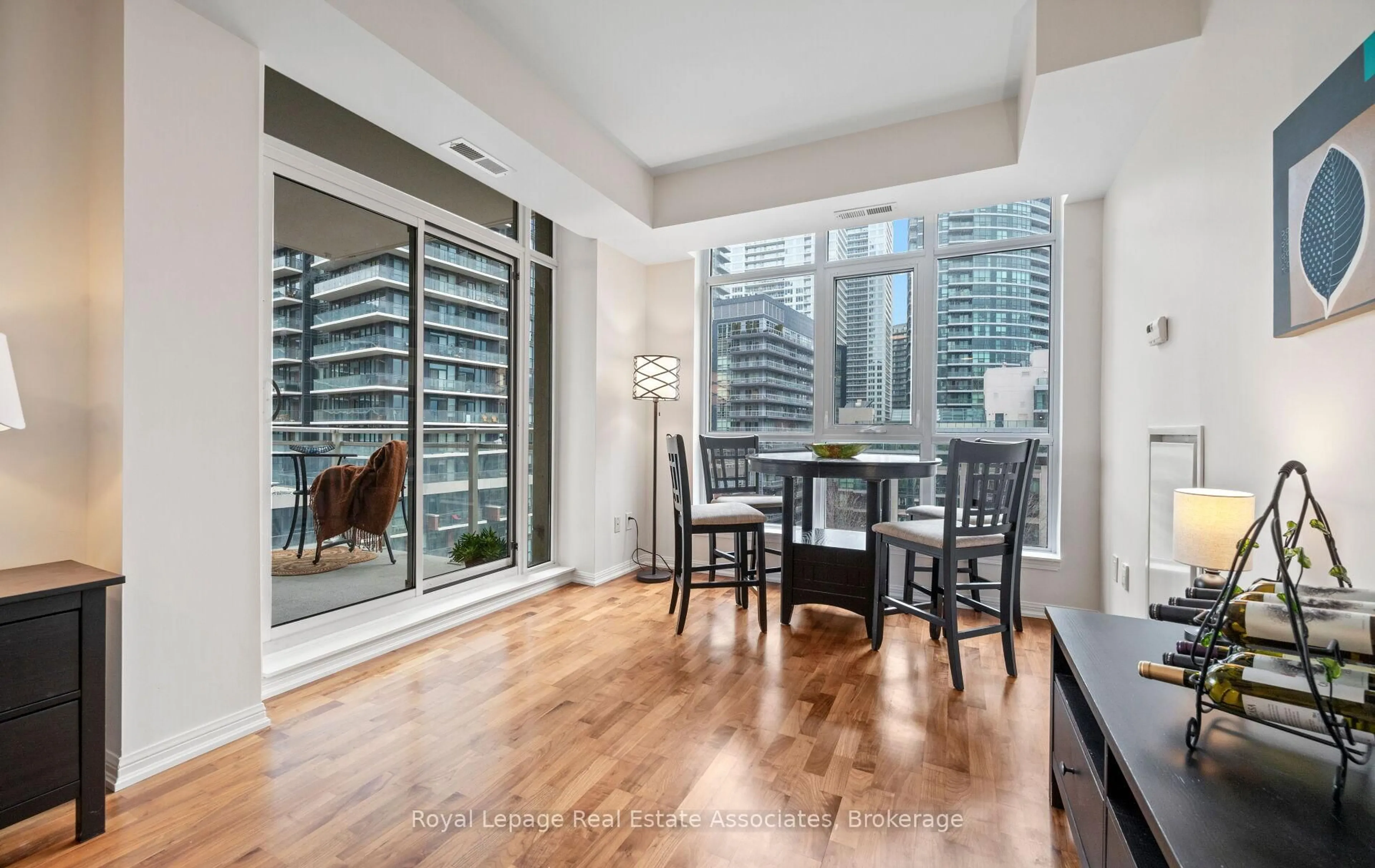 Unknown for 21 Grand Magazine St #908, Toronto Ontario M5V 1B5