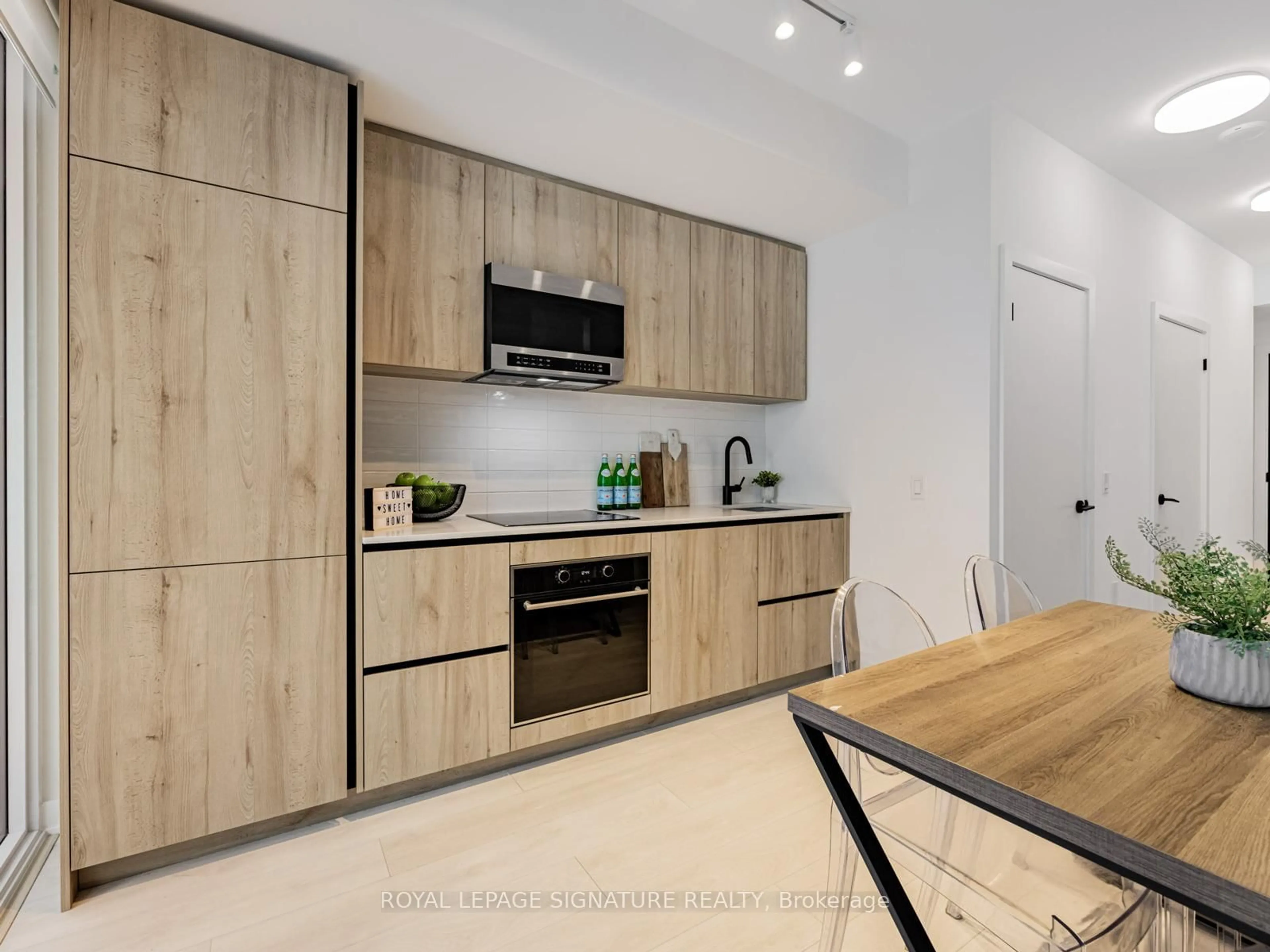 Unknown for 127 Broadway Ave #2307, Toronto Ontario M4P 1V4