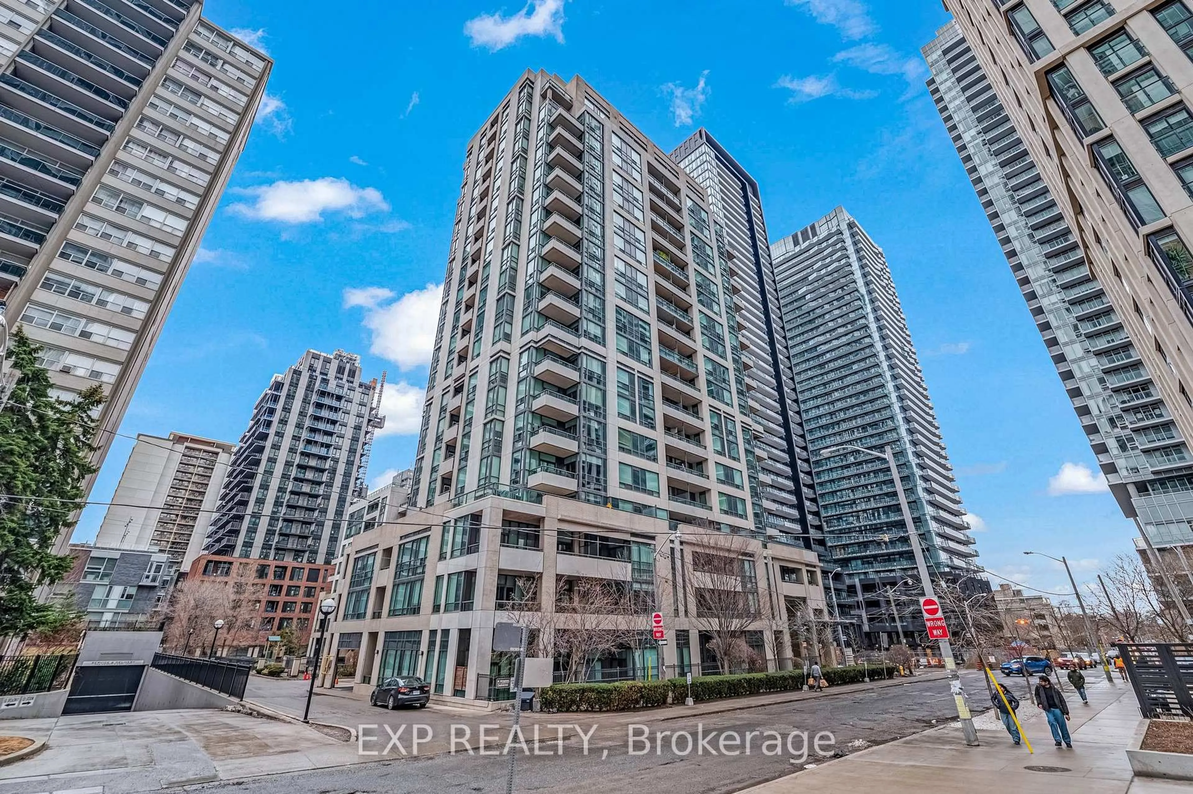A pic from outside/outdoor area/front of a property/back of a property/a pic from drone, city buildings view from balcony for 88 Broadway Ave #1102, Toronto Ontario M4P 1T4