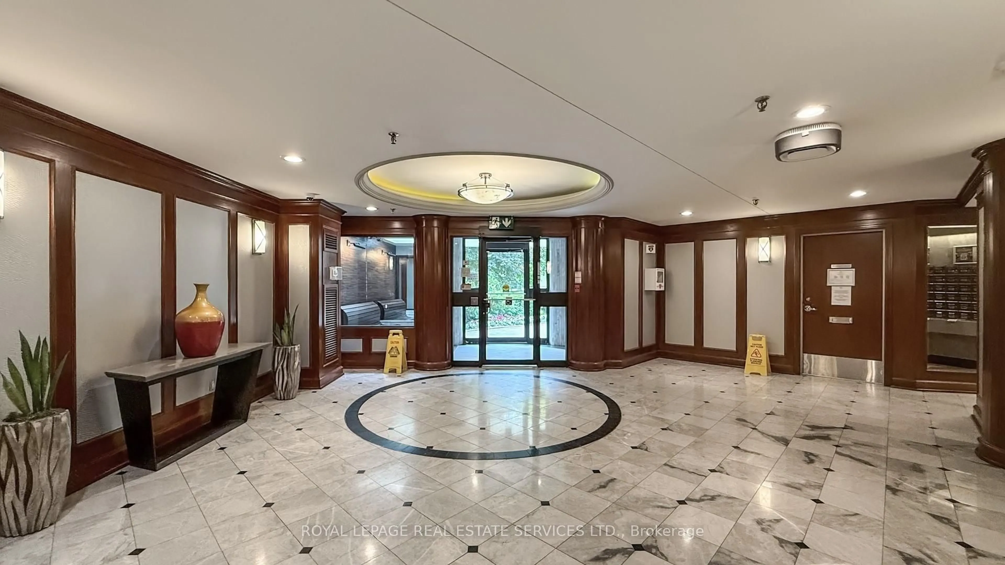 Lobby for 1121 Steeles Ave #102, Toronto Ontario M2R 3W7