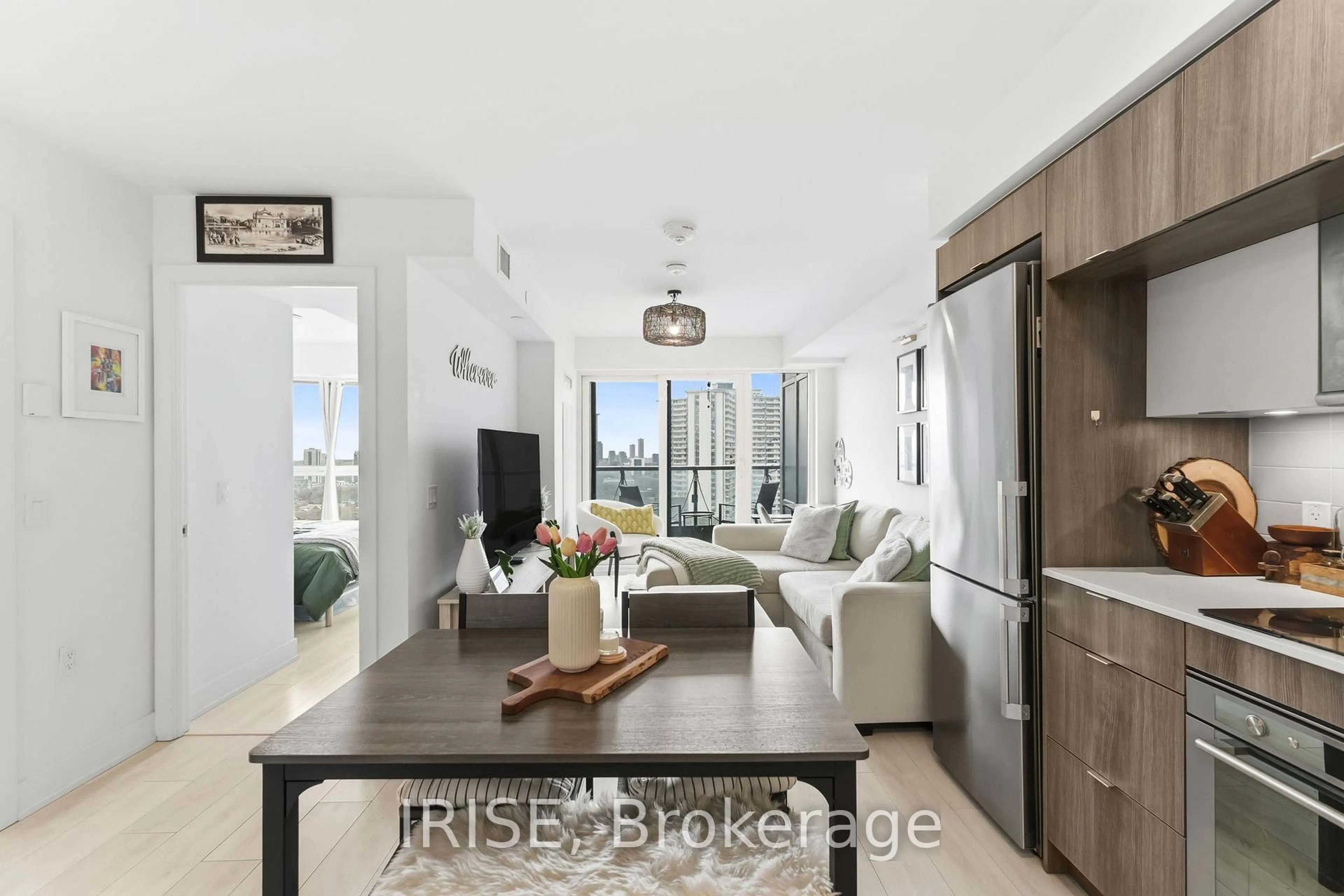 Living room with furniture, unknown for 585 Bloor St #2019, Toronto Ontario M4W 0B3