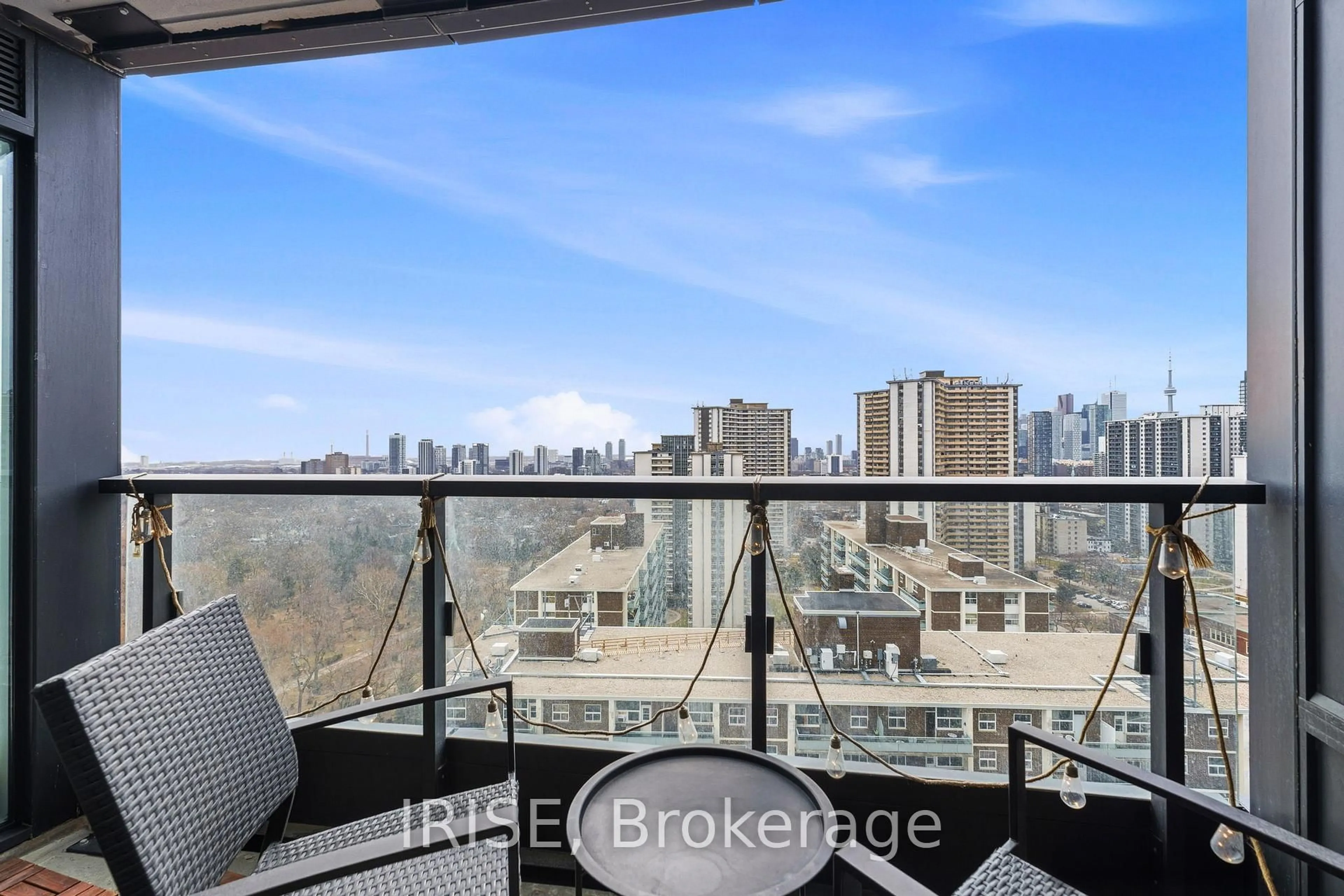 Balcony in the apartment, city buildings view from balcony for 585 Bloor St #2019, Toronto Ontario M4W 0B3