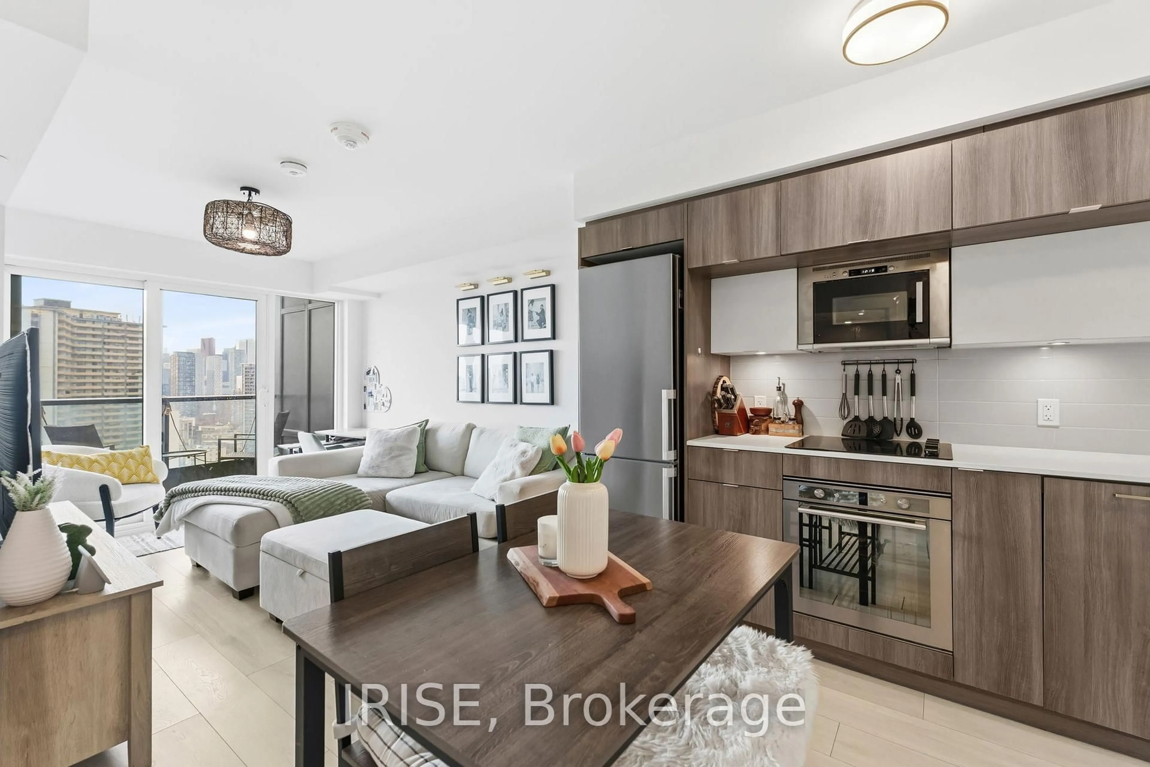 Open concept kitchen, unknown for 585 Bloor St #2019, Toronto Ontario M4W 0B3